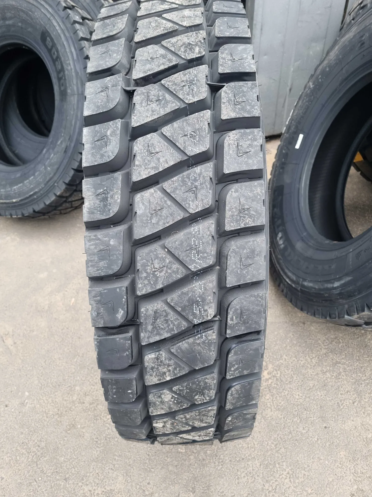 315/80 R22.5 -22 PR BLACKLION (қара арыстан, черный лев) BD210 (2 / 8)
