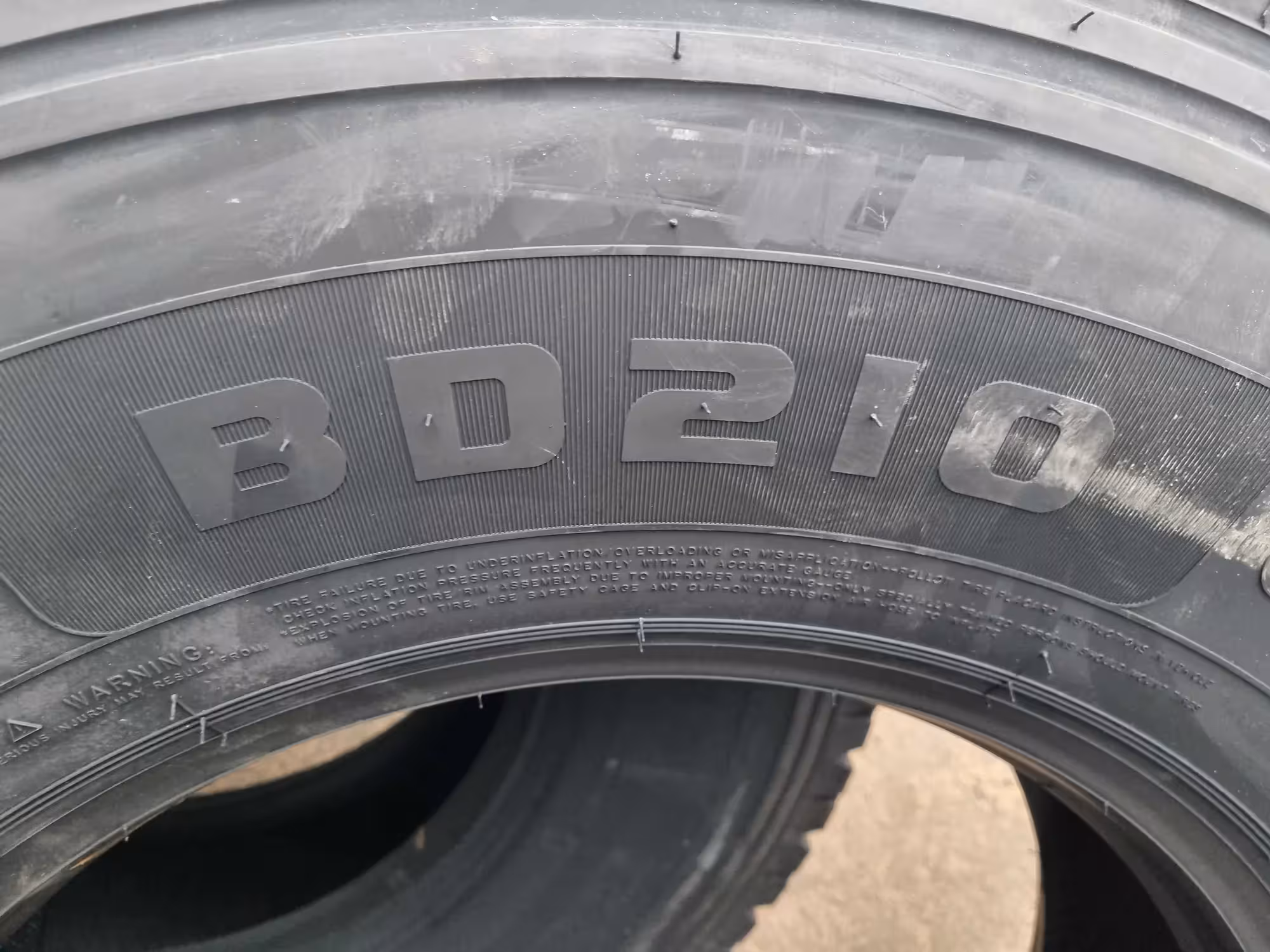 315/80 R22.5 -22 PR BLACKLION (қара арыстан, черный лев) BD210 (3 / 8)