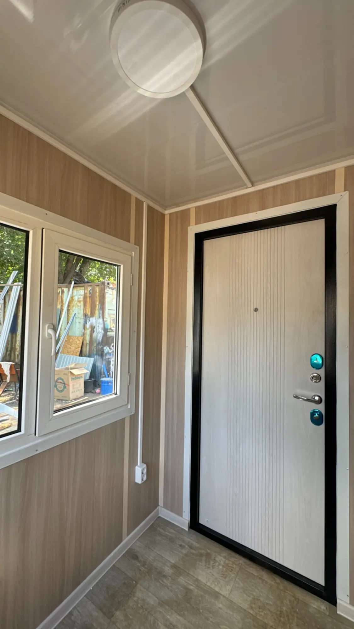 Пост охраны из металлоконструкции (2 / 9)