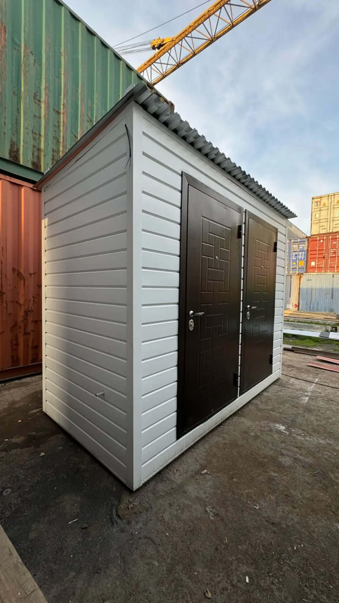 Санузел с двумя кабинками (1 / 8)