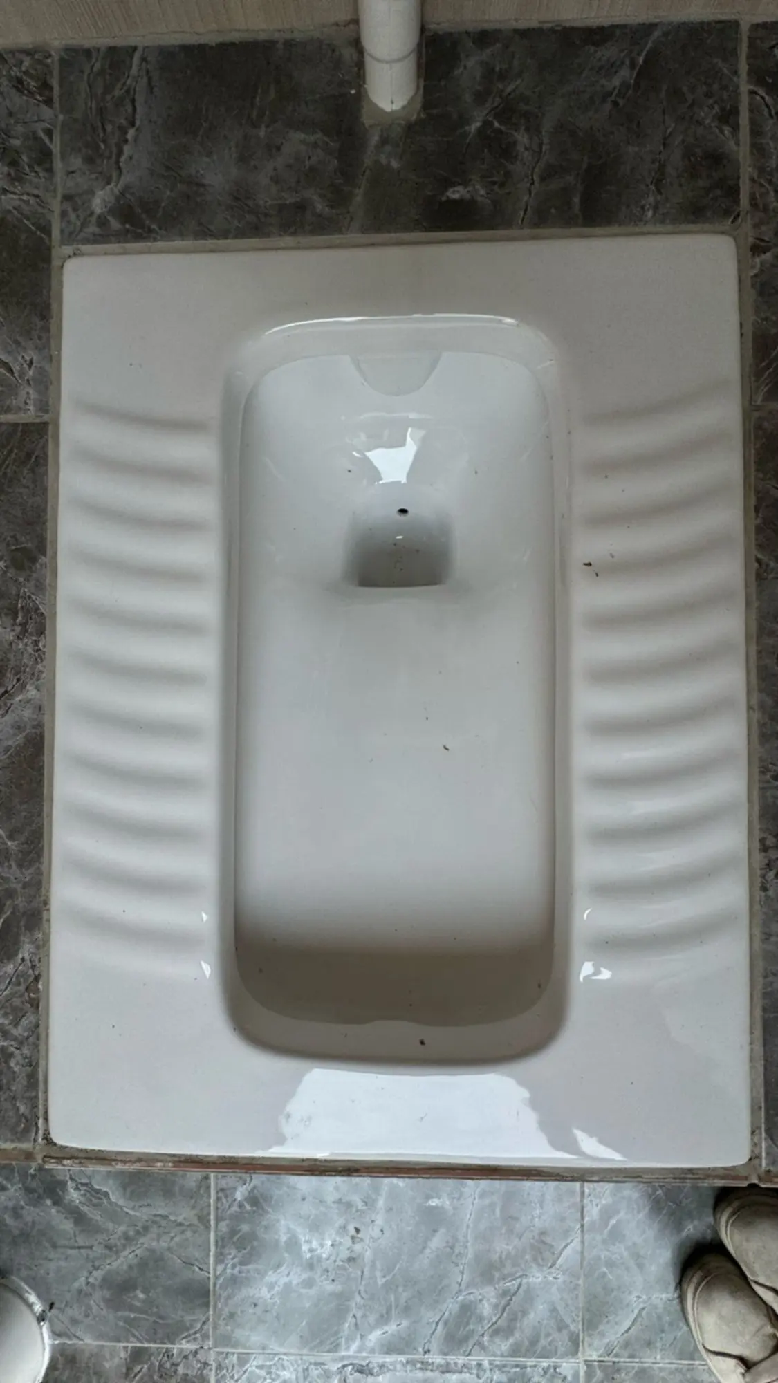 Санузел с двумя кабинками (7 / 8)