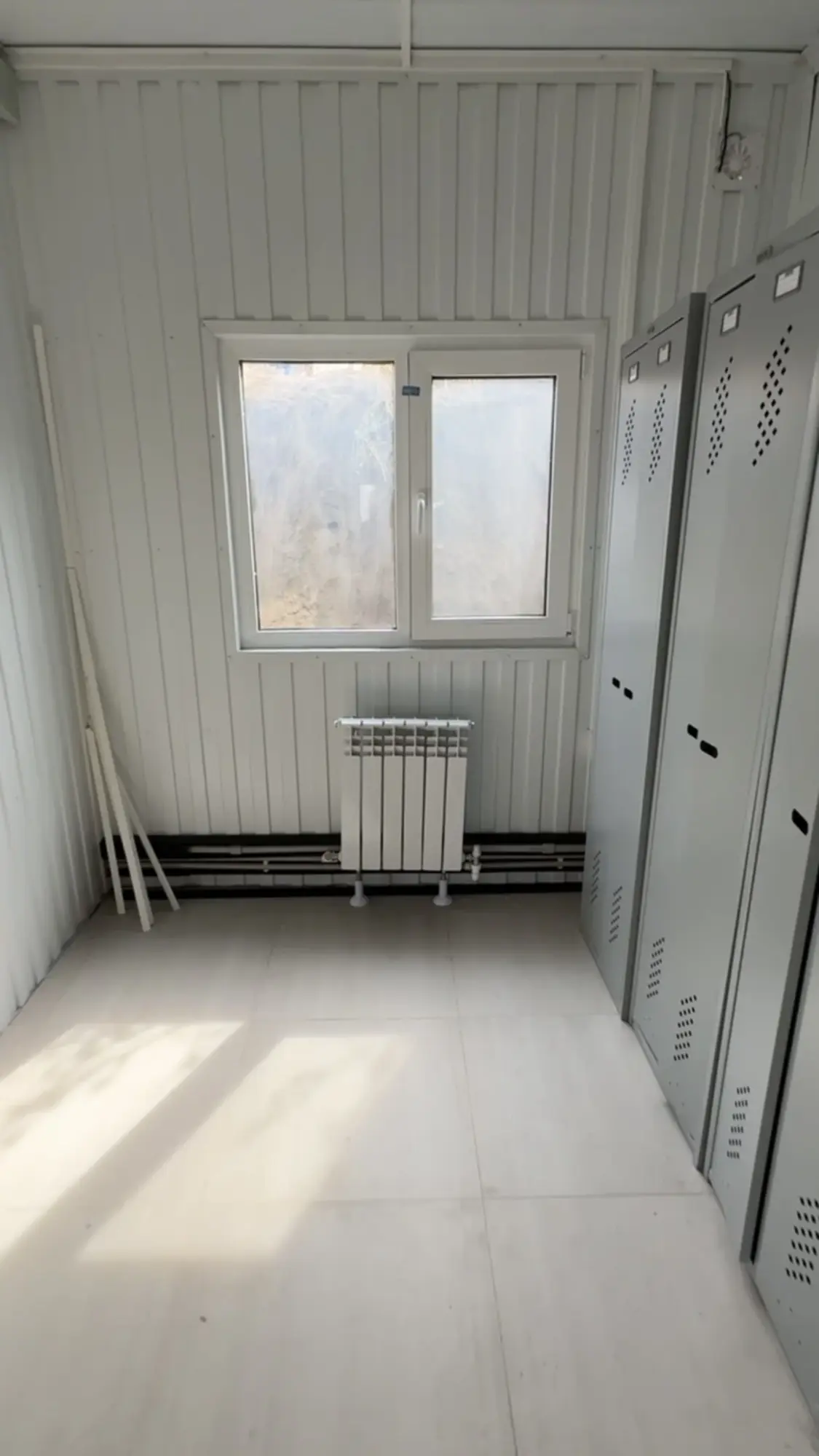 Санузел с двумя кабинками (9 / 9)