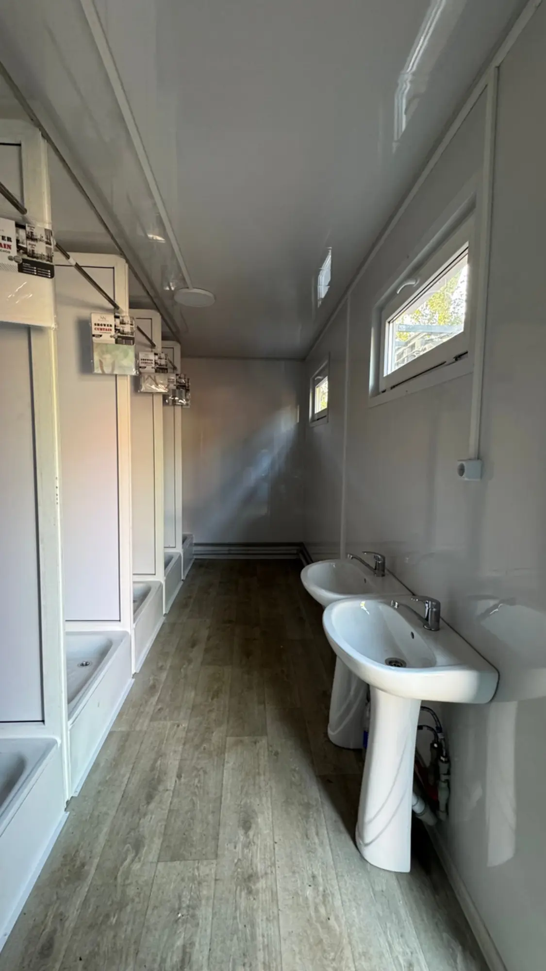 Душевая на базе 40-футового морского контейнера (3 / 8)