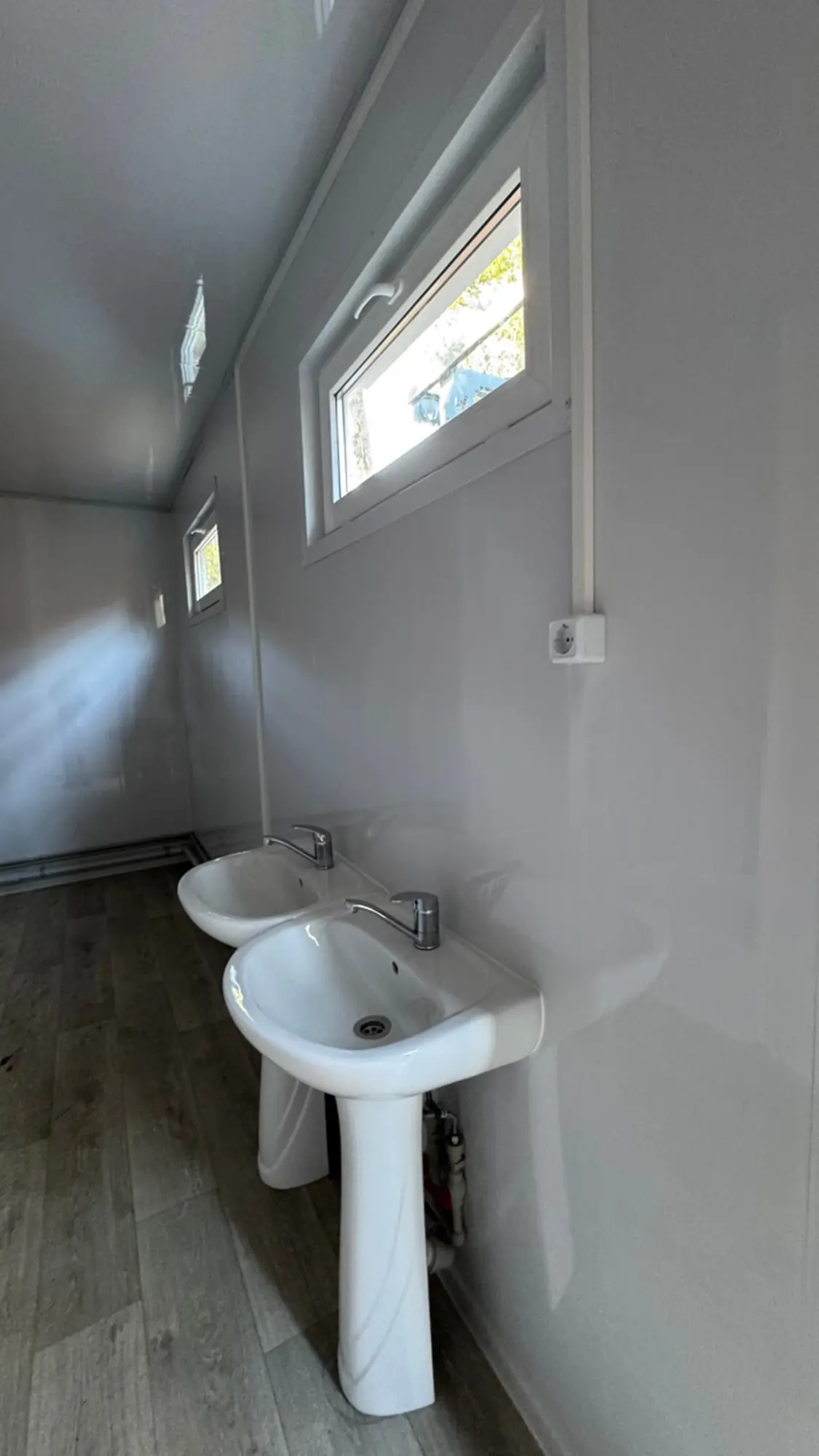 Душевая на базе 40-футового морского контейнера (5 / 8)