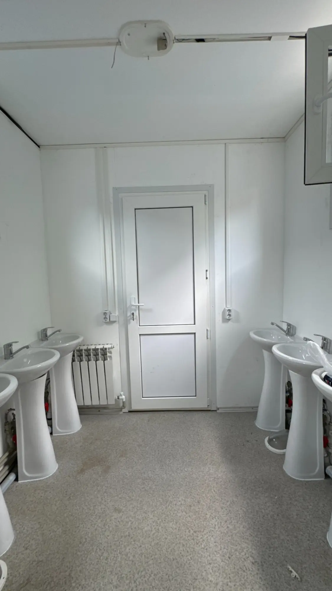 Душевая на базе 40-футового контейнера (4 / 9)