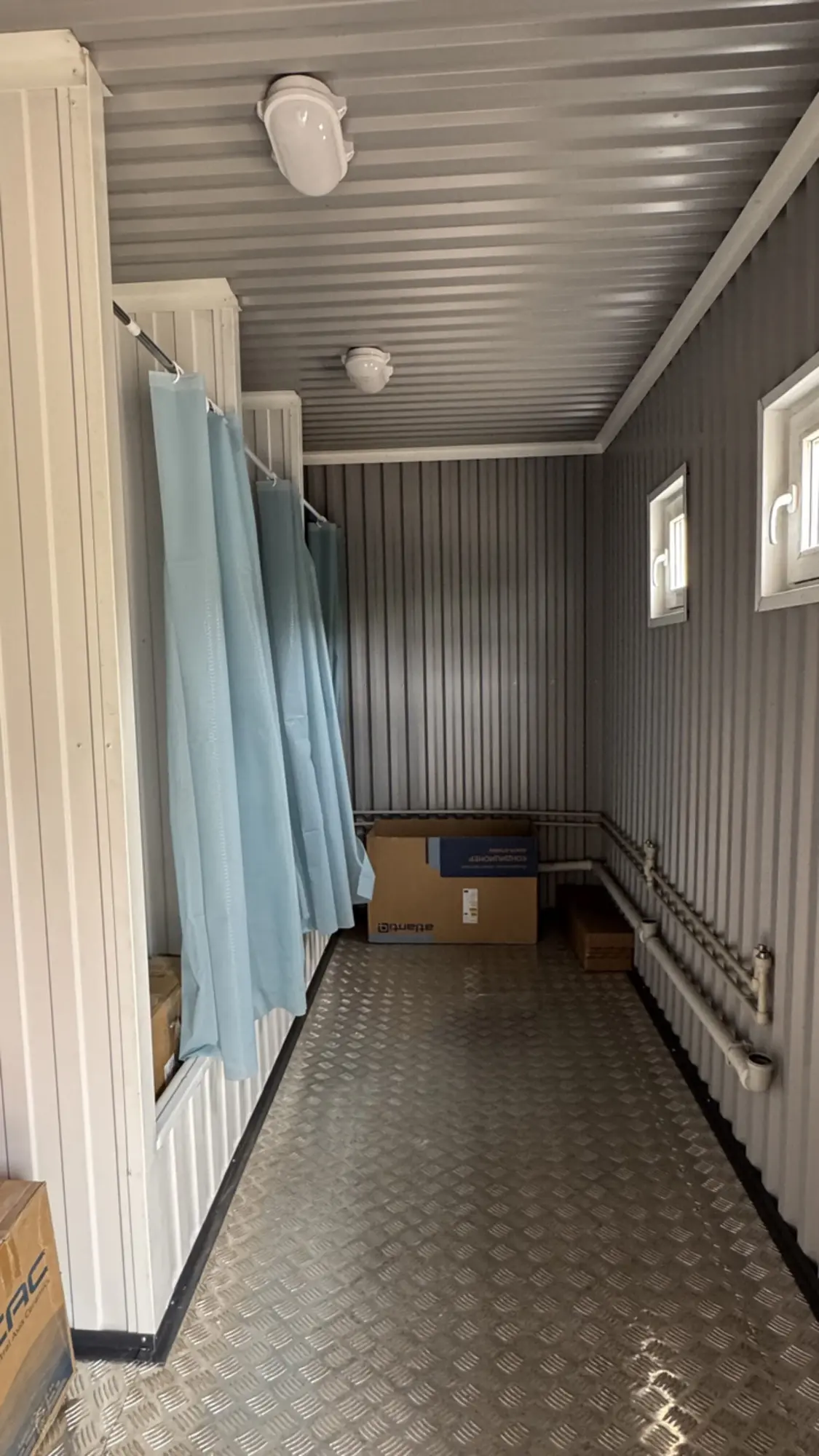 Душевая на базе 20-футового контейнера (5 / 10)