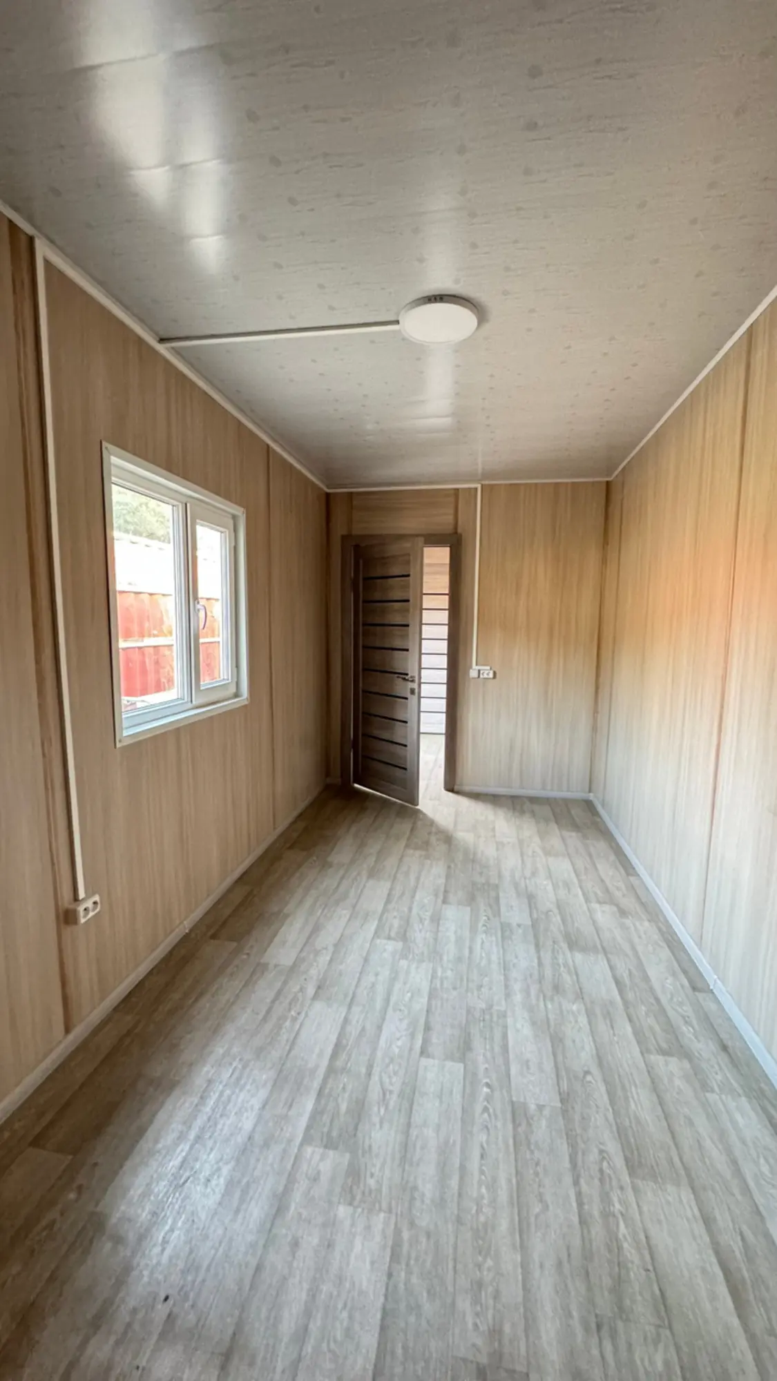 Бытовка с 2 комнатами, антрацит, на базе 40-футового футового морского контейнера (1 / 7)