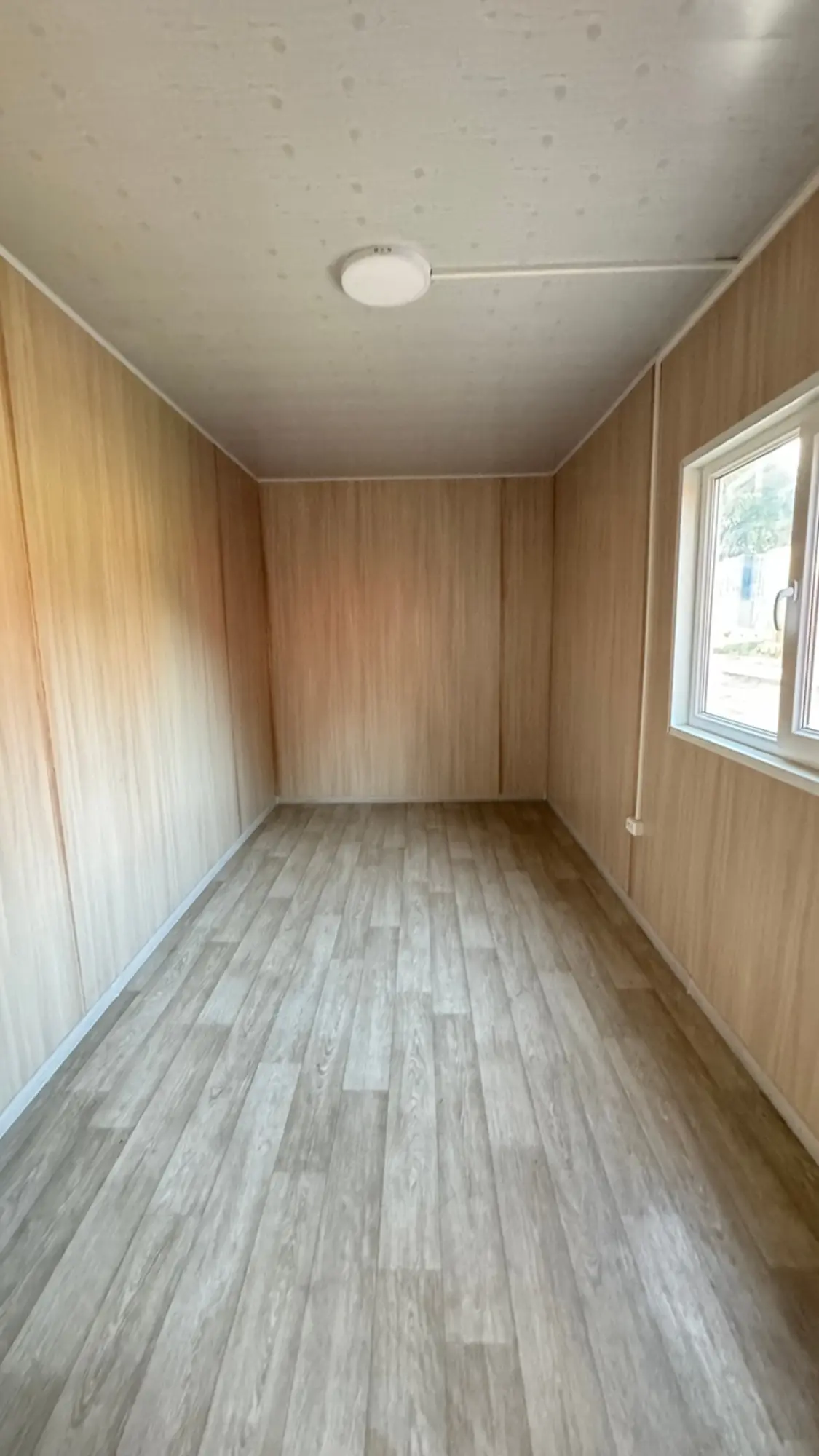 Бытовка с 2 комнатами, антрацит, на базе 40-футового футового морского контейнера (2 / 7)