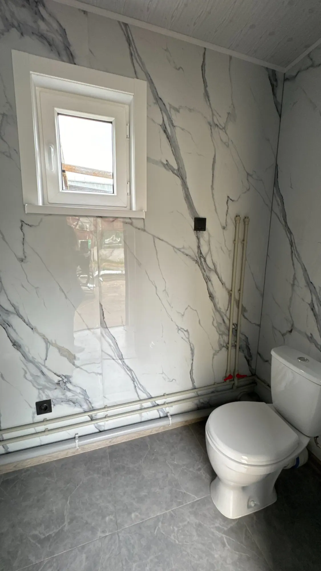 Серверная комната для таможни на базе 40-футового морского контейнера (5 / 8)