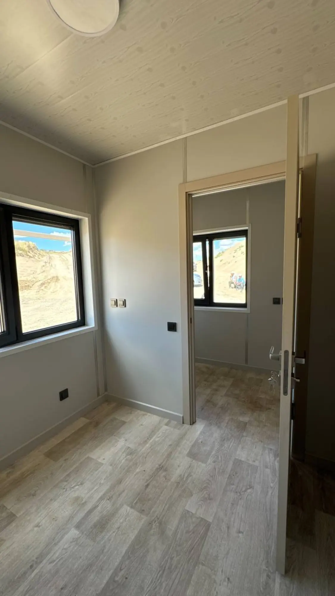 Ресепш для зоны отдыха, на базе 20-футового контейнера (4 / 9)