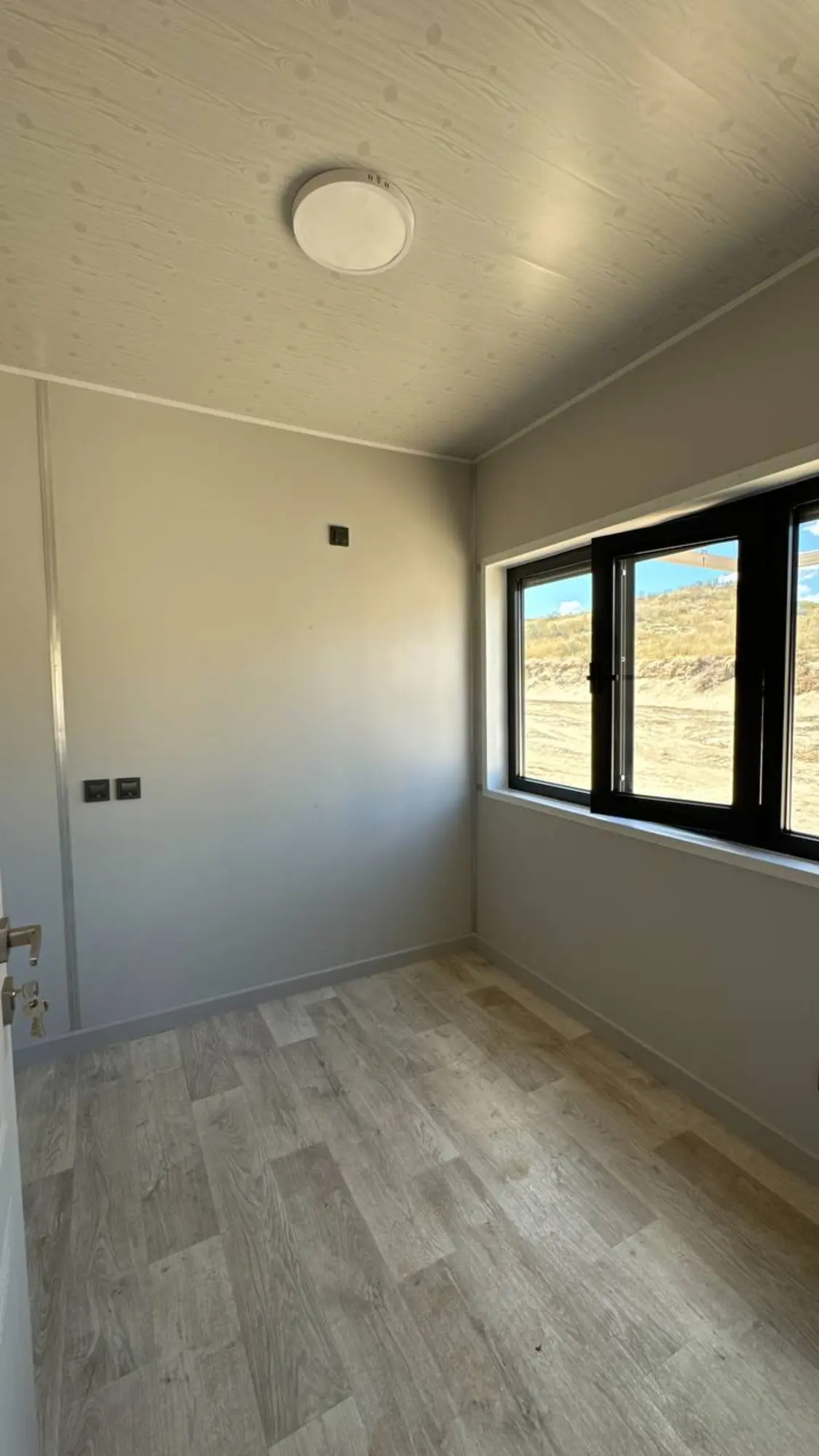 Ресепш для зоны отдыха, на базе 20-футового контейнера (5 / 9)