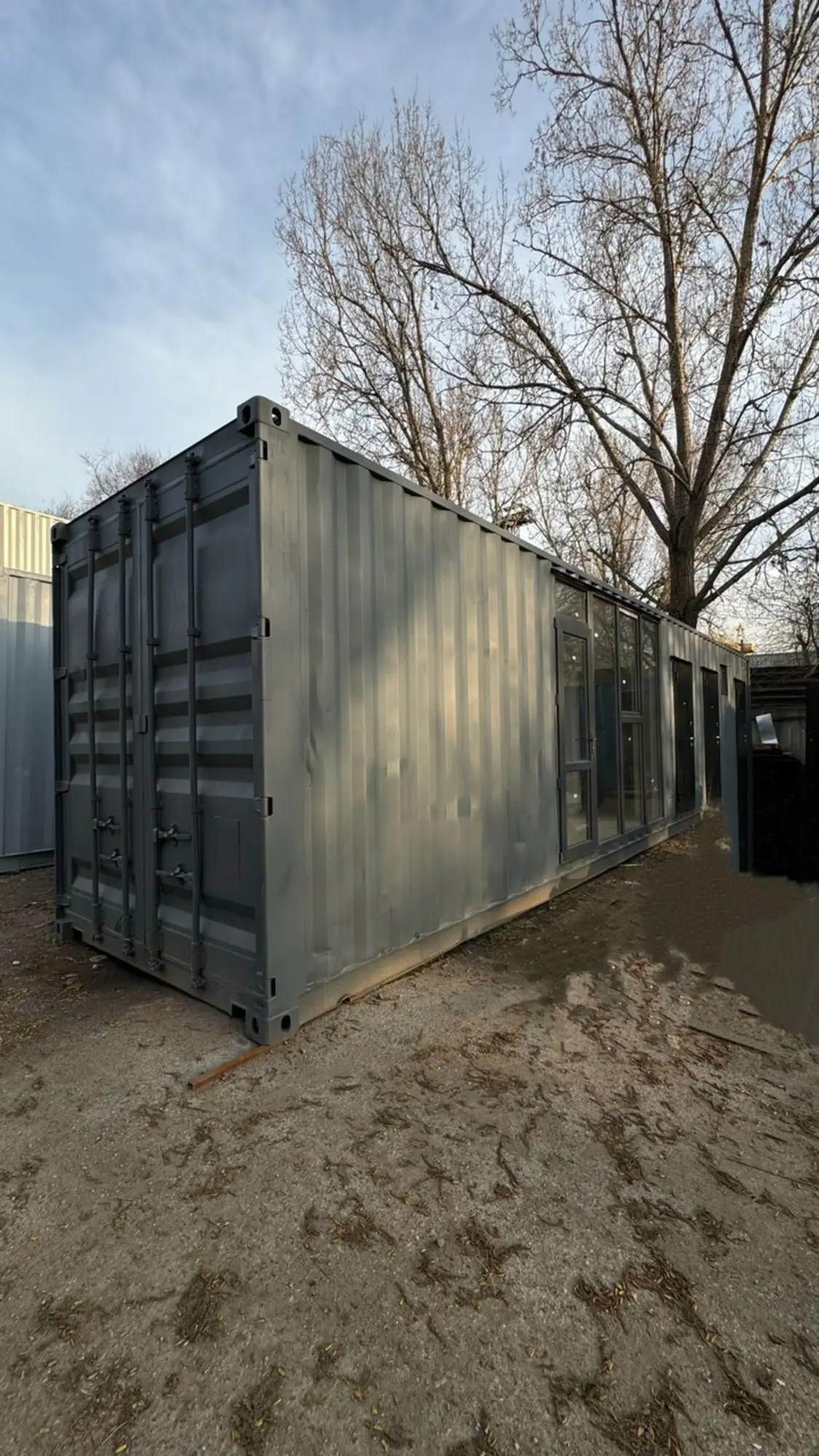 Бытовка с конференц залом, кухней, душевой и КПП, антрацит, на базе 40-футового контейнера (1 / 9)