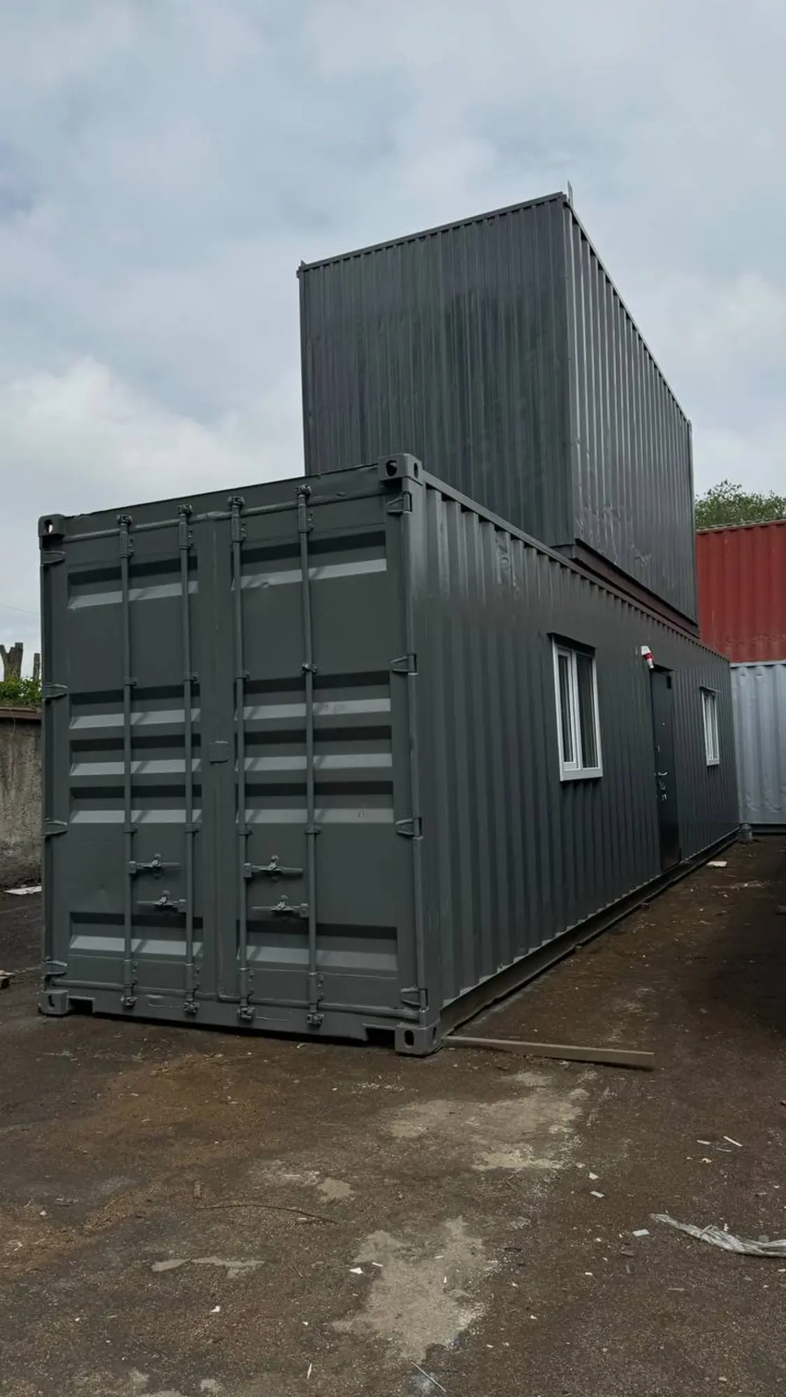 Бытовка с 2 комнатами, антрацит, на базе 40-футового контейнера (1 / 9)