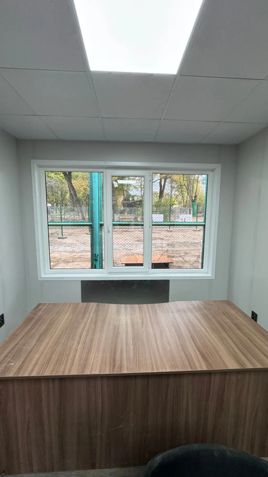 Прорабская на базе 2х 40-футовых морских контейнера (4 / 9)