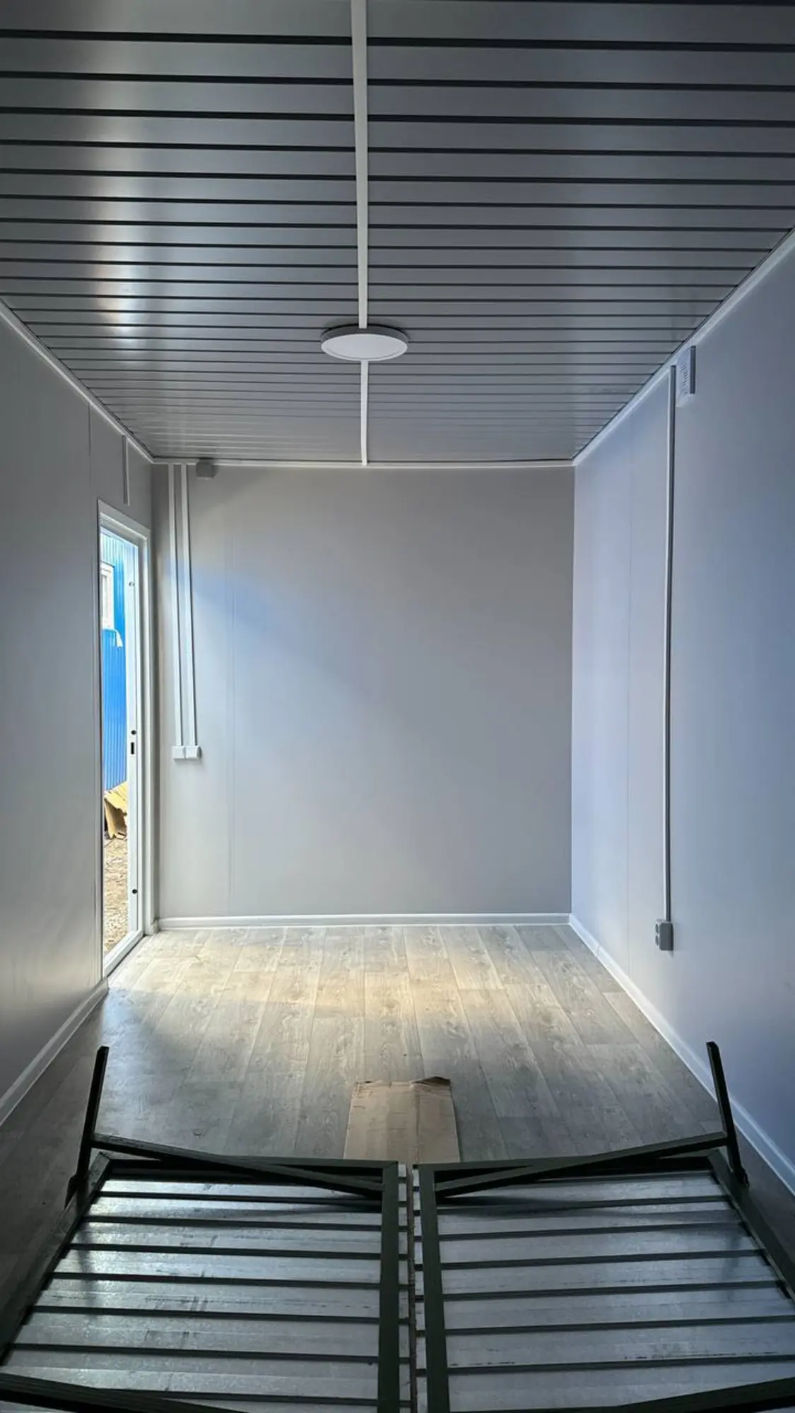 Бытовка с 3 комнатами, на базе 40-футового контейнера (7 / 10)