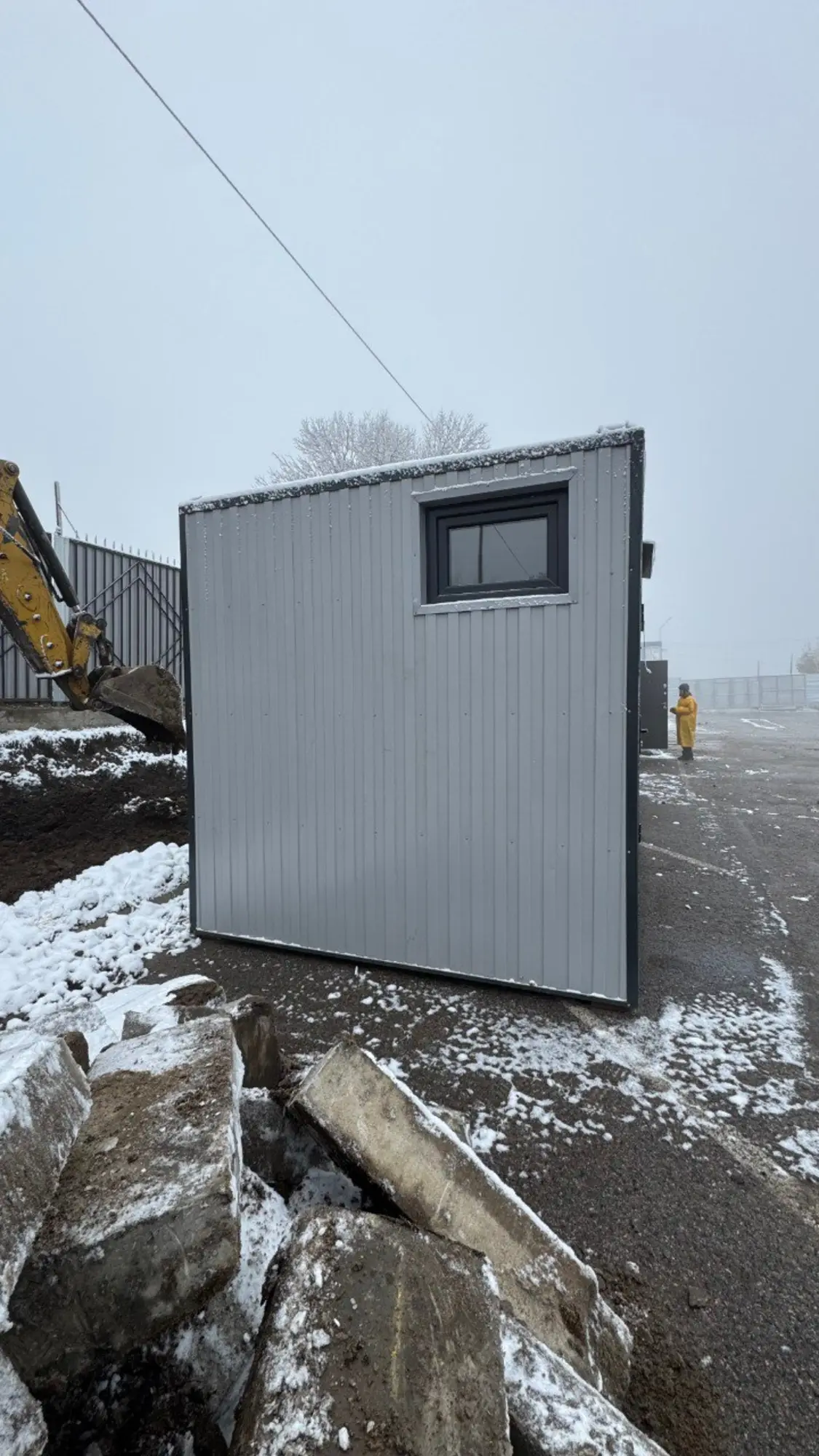 Санузел, на базе 20-футового контейнера (6 / 6)