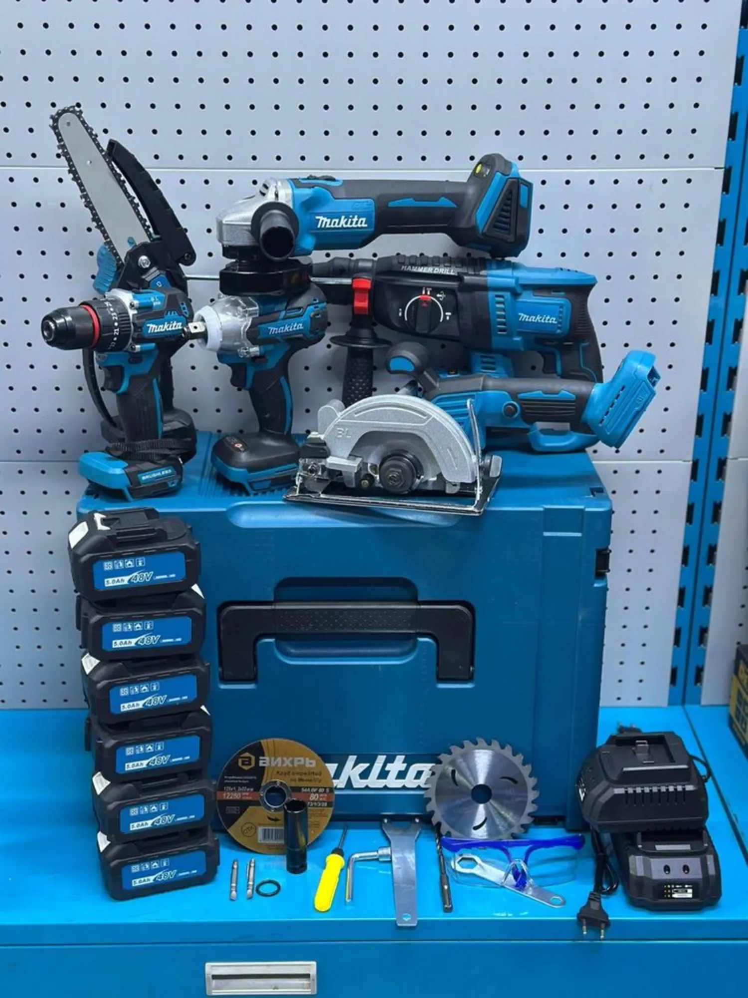 Набор 6в1 макита инструмен шуруповерт перфоратор  балгарка (1 / 1)