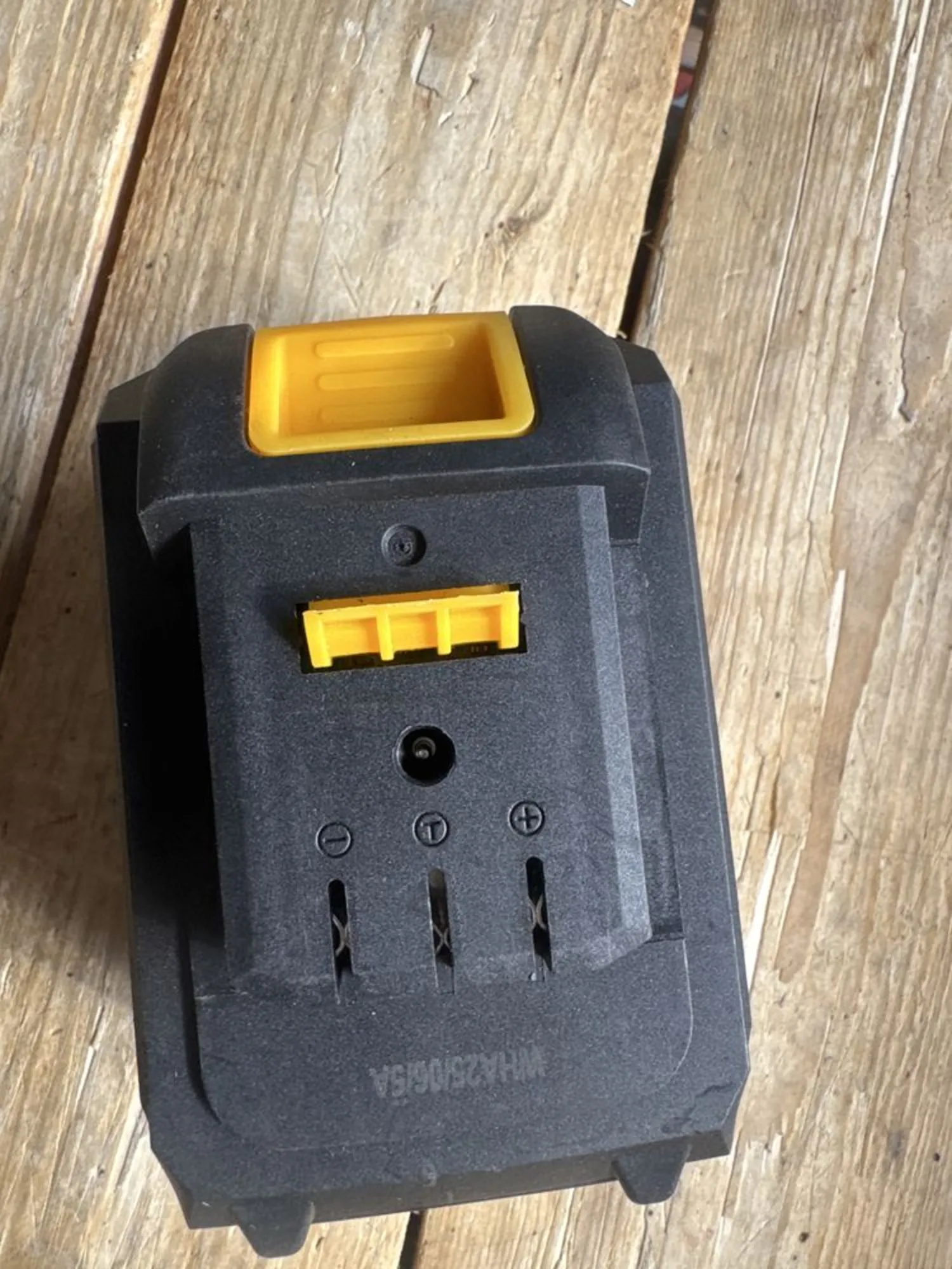 Батарейки на шуруповерт разных видов (3 / 3)