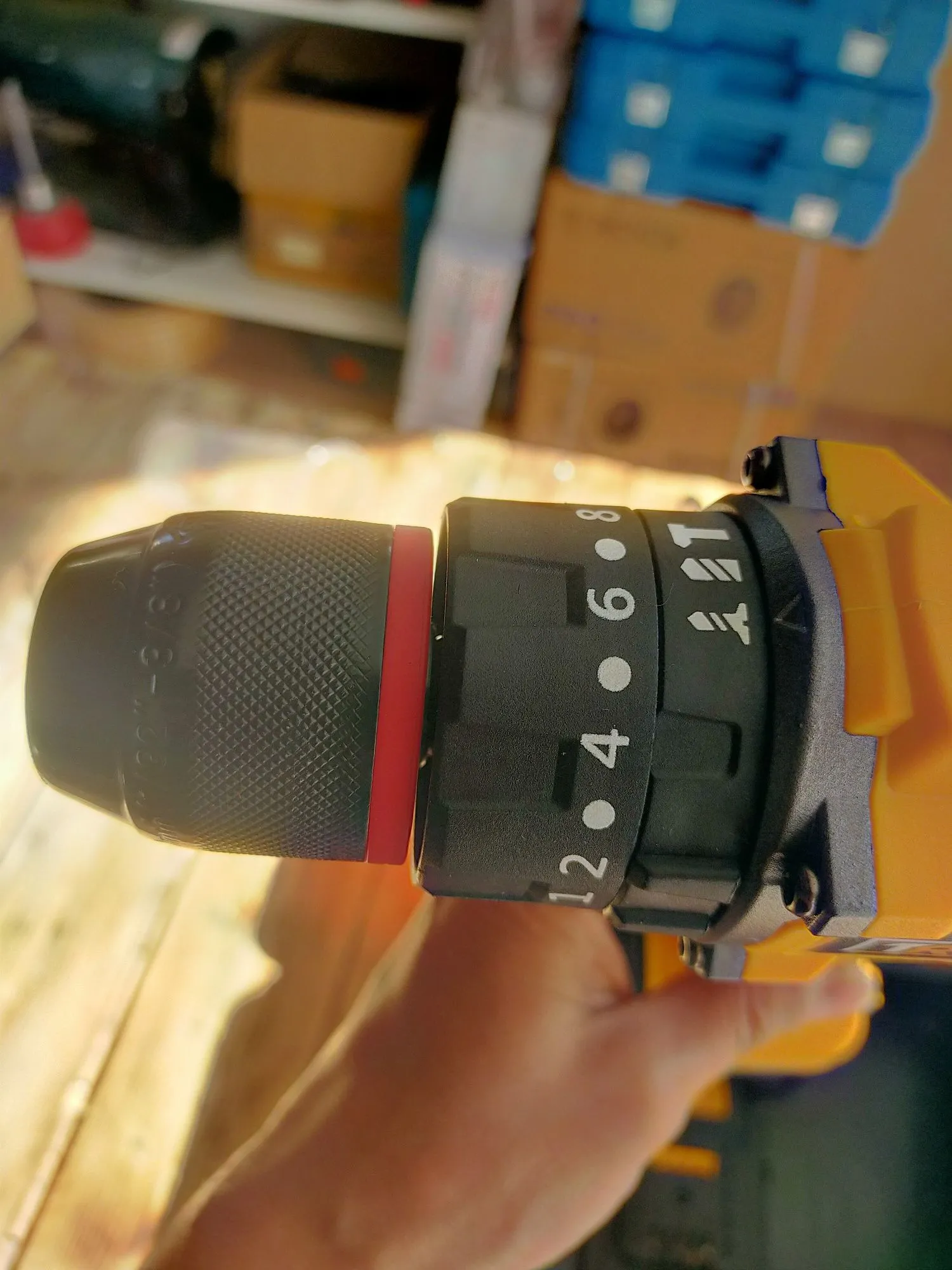 Шуруповерт безщеточный с отбойником (3 / 4)