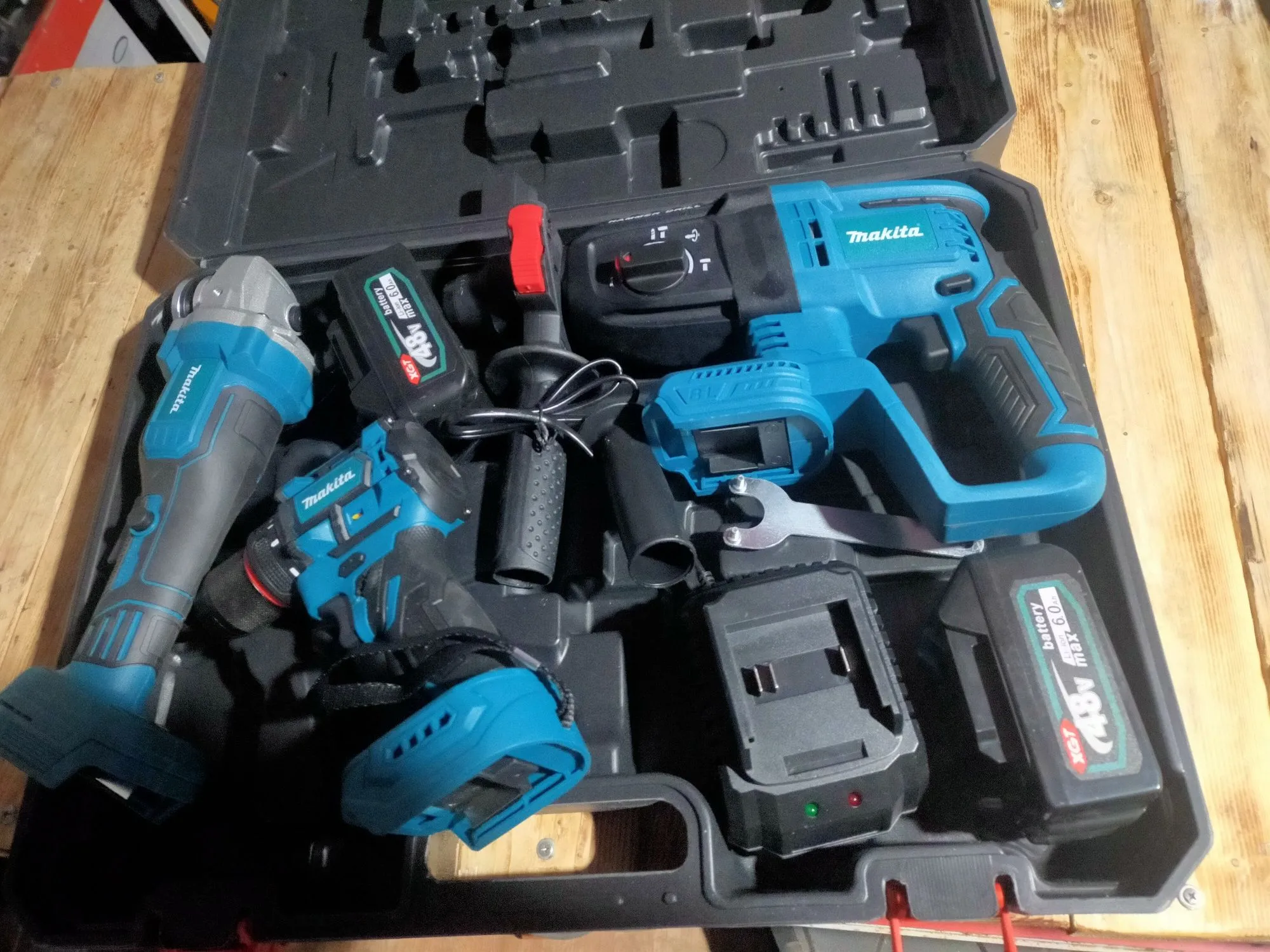 3в1 Макита Перфоратор шуруповёрт балгаока на батарейках (2 / 3)