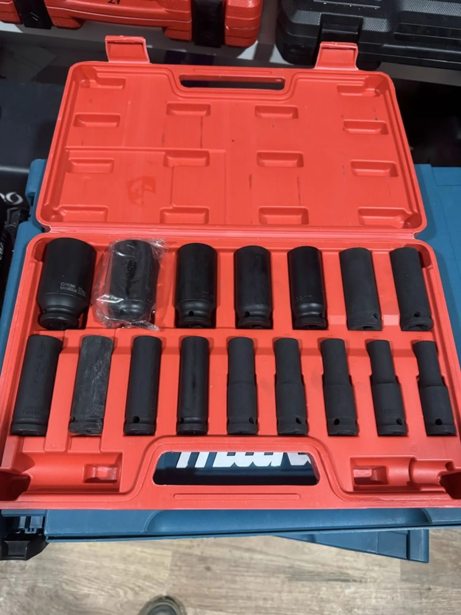 Каленые  головки 16 предметов набор ключей (1 / 3)