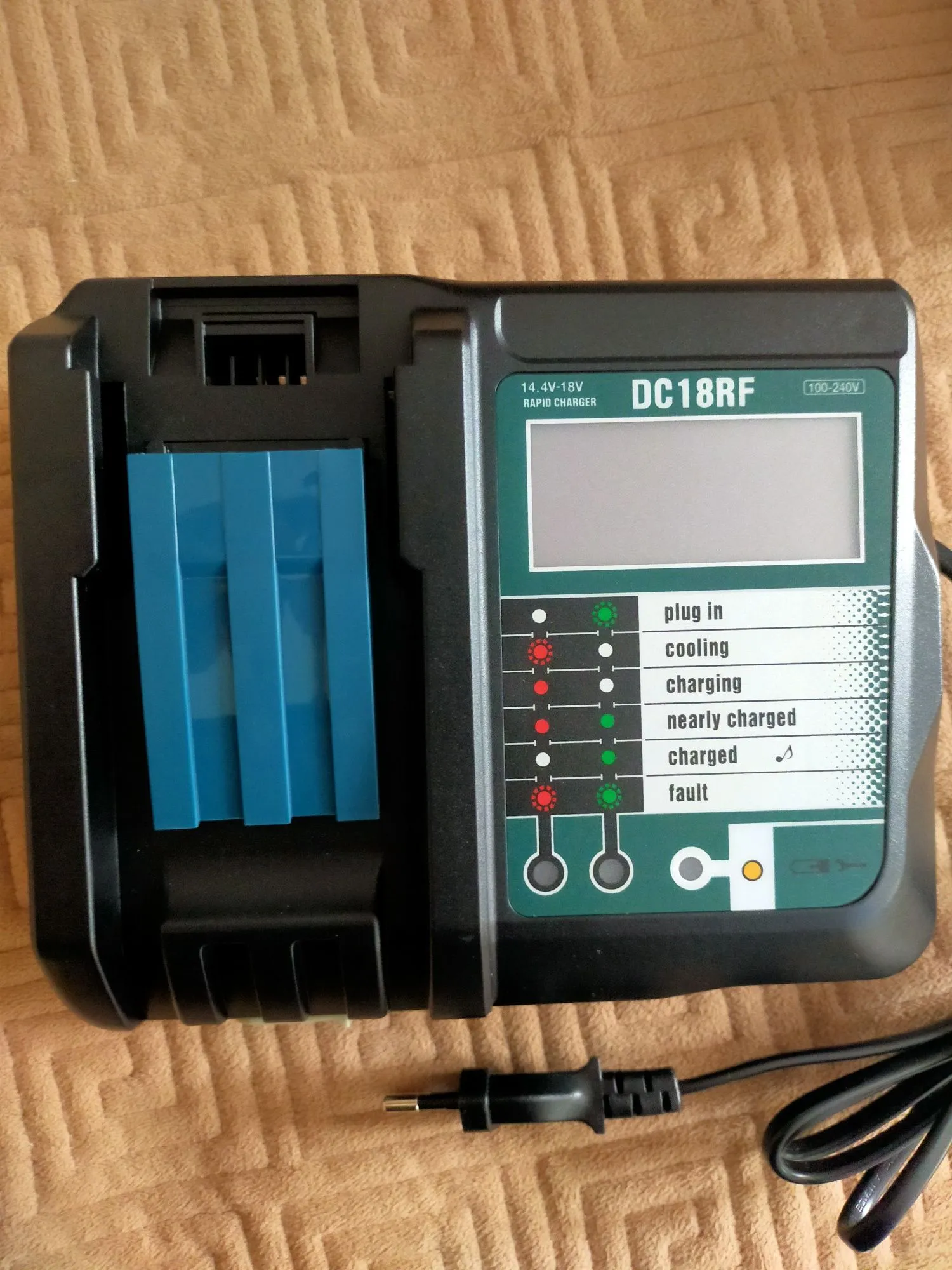 Батарейка макита оригенал зарядка (3 / 3)
