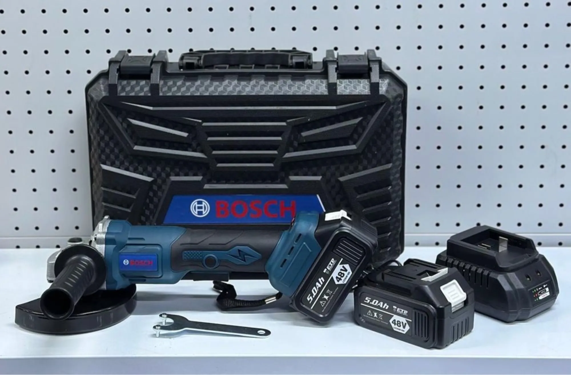 Балгарка Девальт Бош на батарейках 125∅ диск (2 / 2)