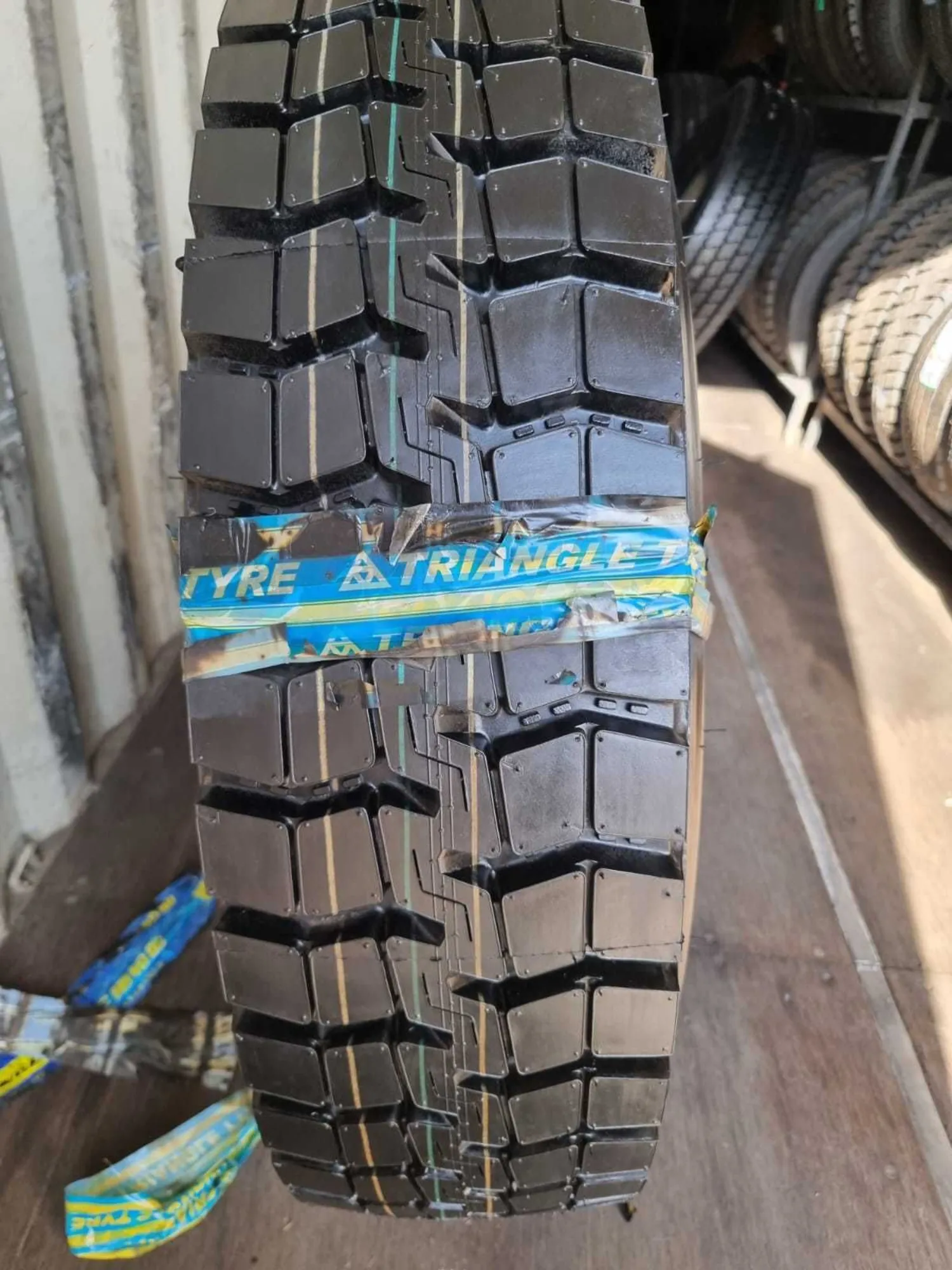 12.00 R20-22PR TR690 TRIANGLE, карьерные шины (1 / 6)