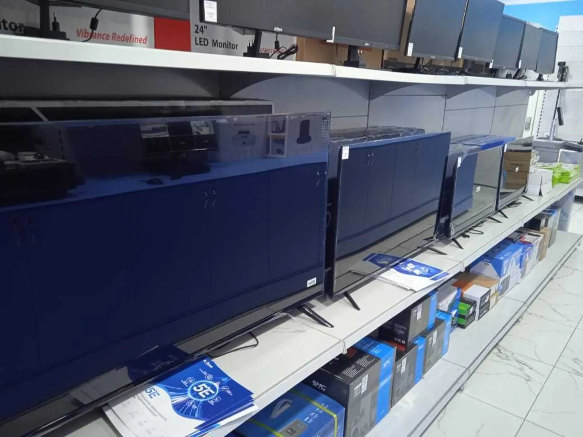 Телевизор, предназначенный для вывода информации (1 / 3)