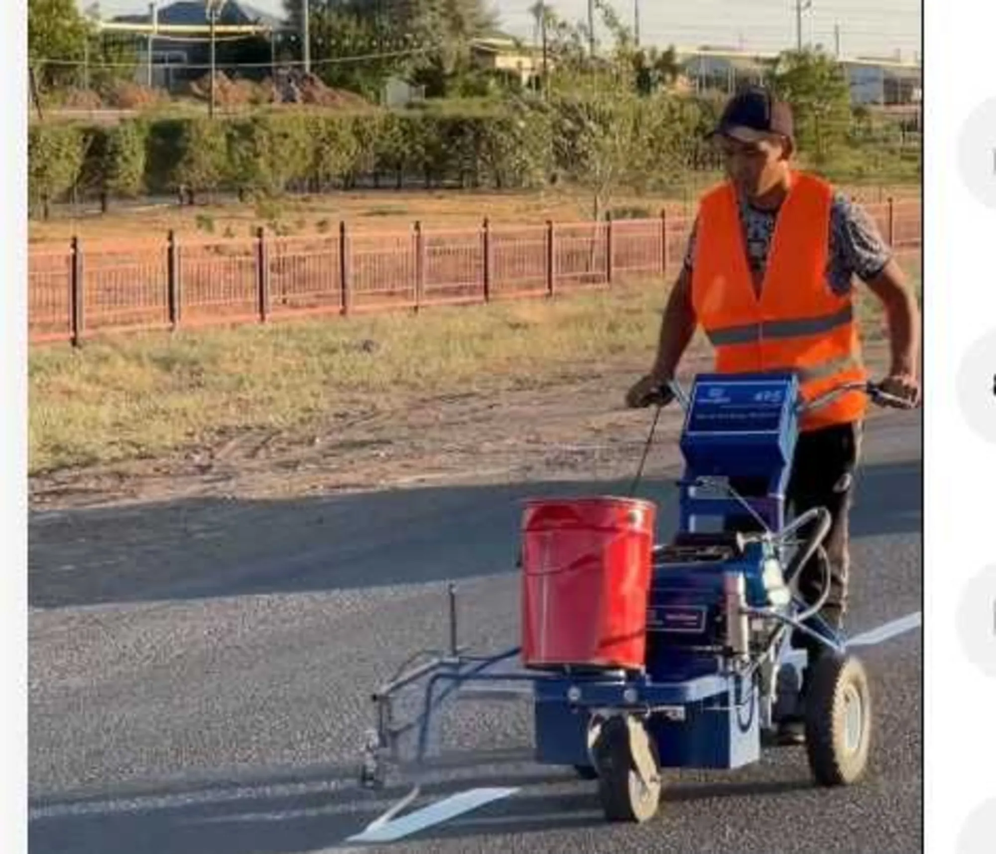 Дорожная-разметочная машина H495 (безвоздушная) (1 / 6)