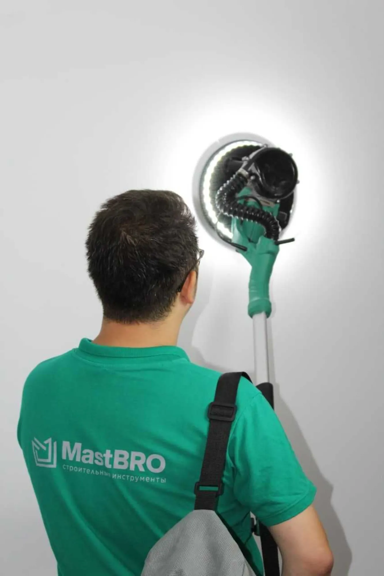 Шкурочный аппарат 950ВТ  (подсветка,пылесборник,чехол,5 наждачек) (4 / 6)