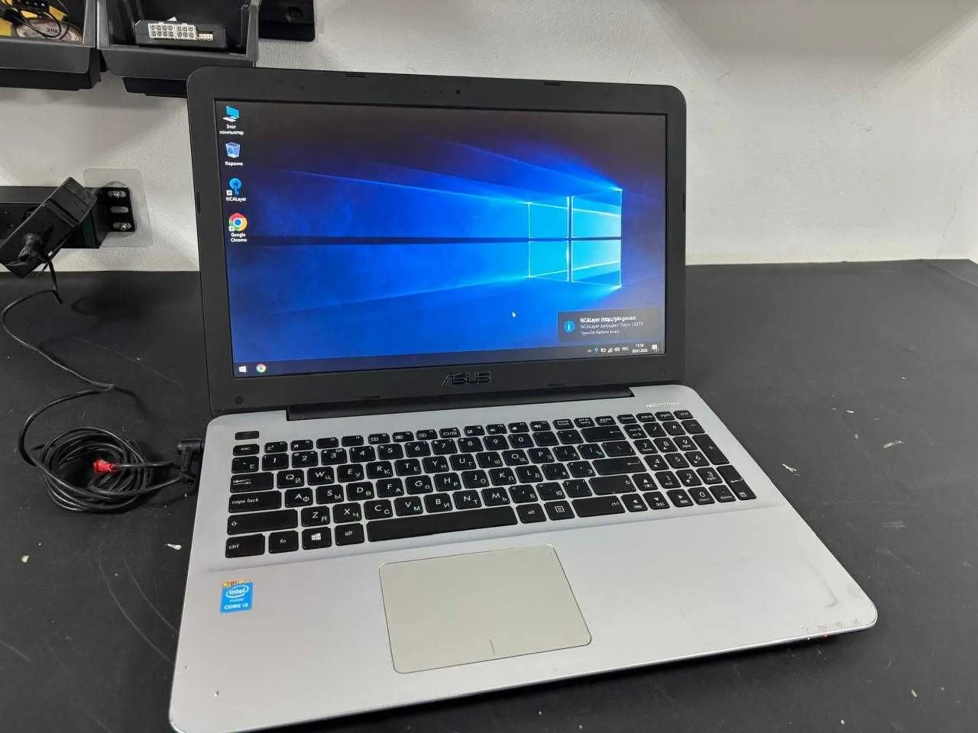 Ноутбук Asus Core i3 в хорошем состояний (1 / 3)
