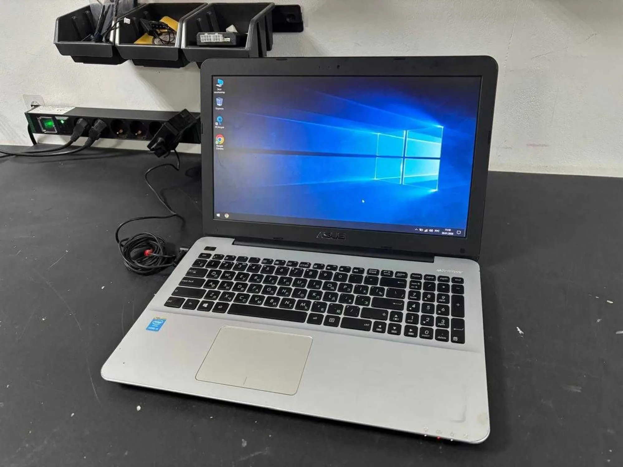 Ноутбук Asus Core i3 в хорошем состояний (2 / 3)