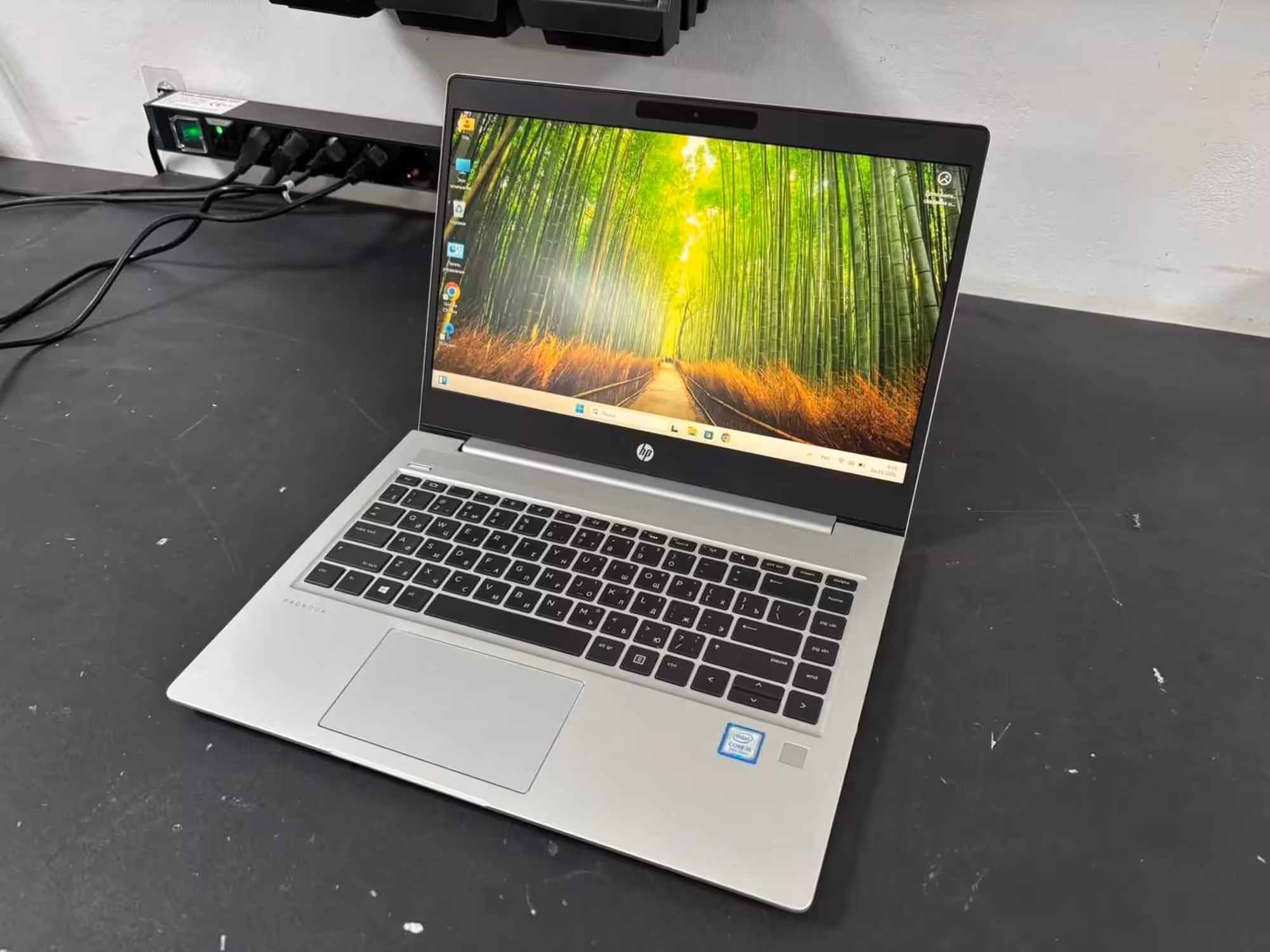 Ноутбук Hp core i5/SSD работает шустро (1 / 3)