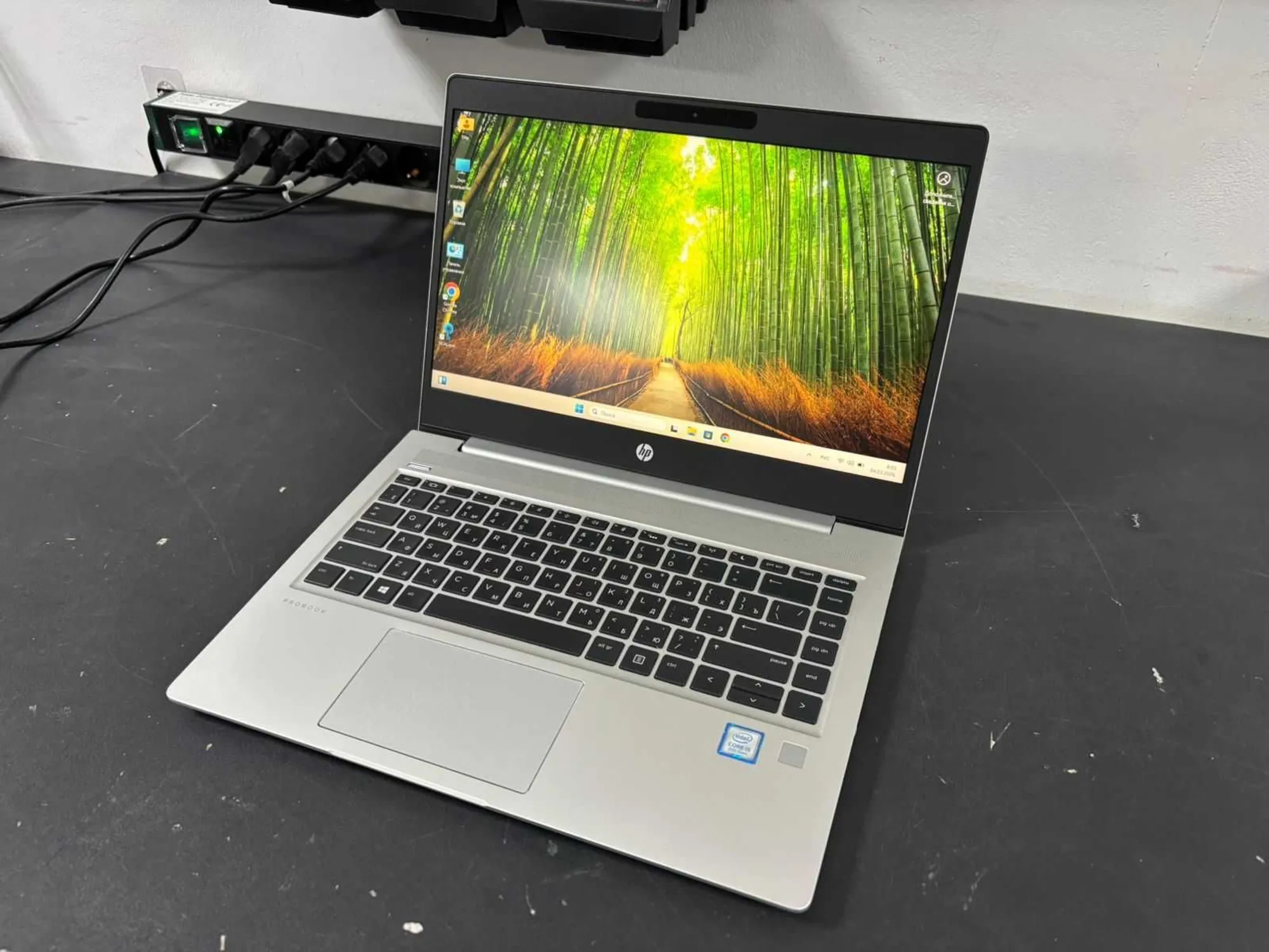 Ноутбук Hp core i5/SSD работает шустро (1 / 3)