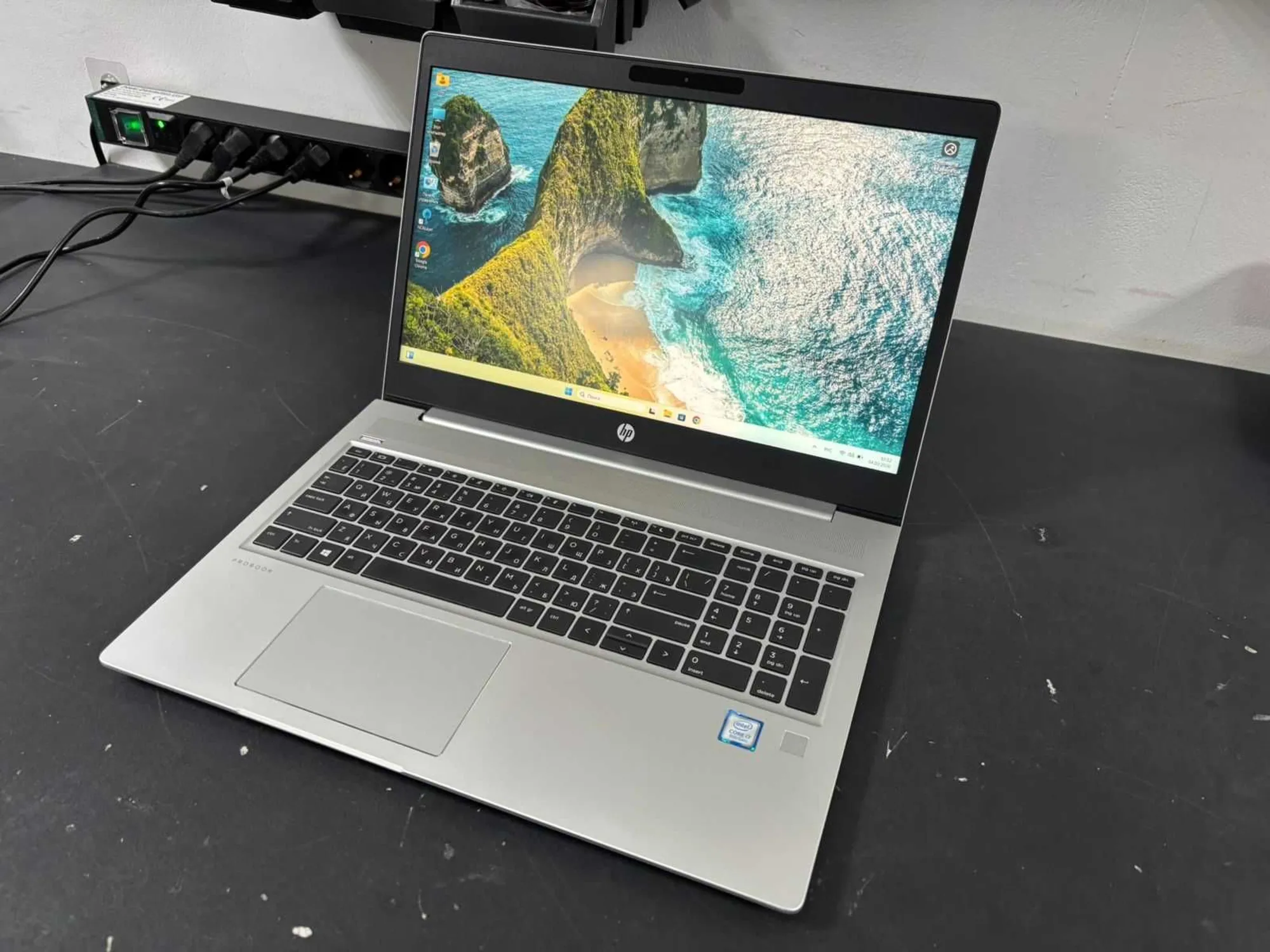 Ноутбук Hp core i7/Озу 16гб/SSD для любых задач. работает шустро (1 / 3)