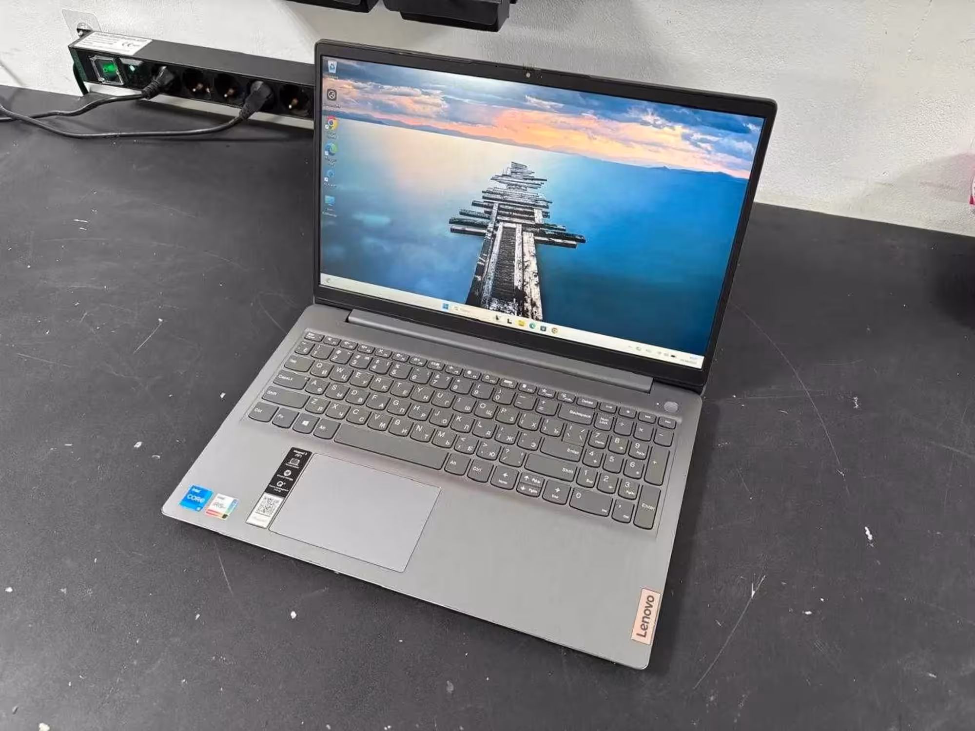 Ноутбук Lenovo CORE i5-11/SSD 512 в идеальном состояний (1 / 3)