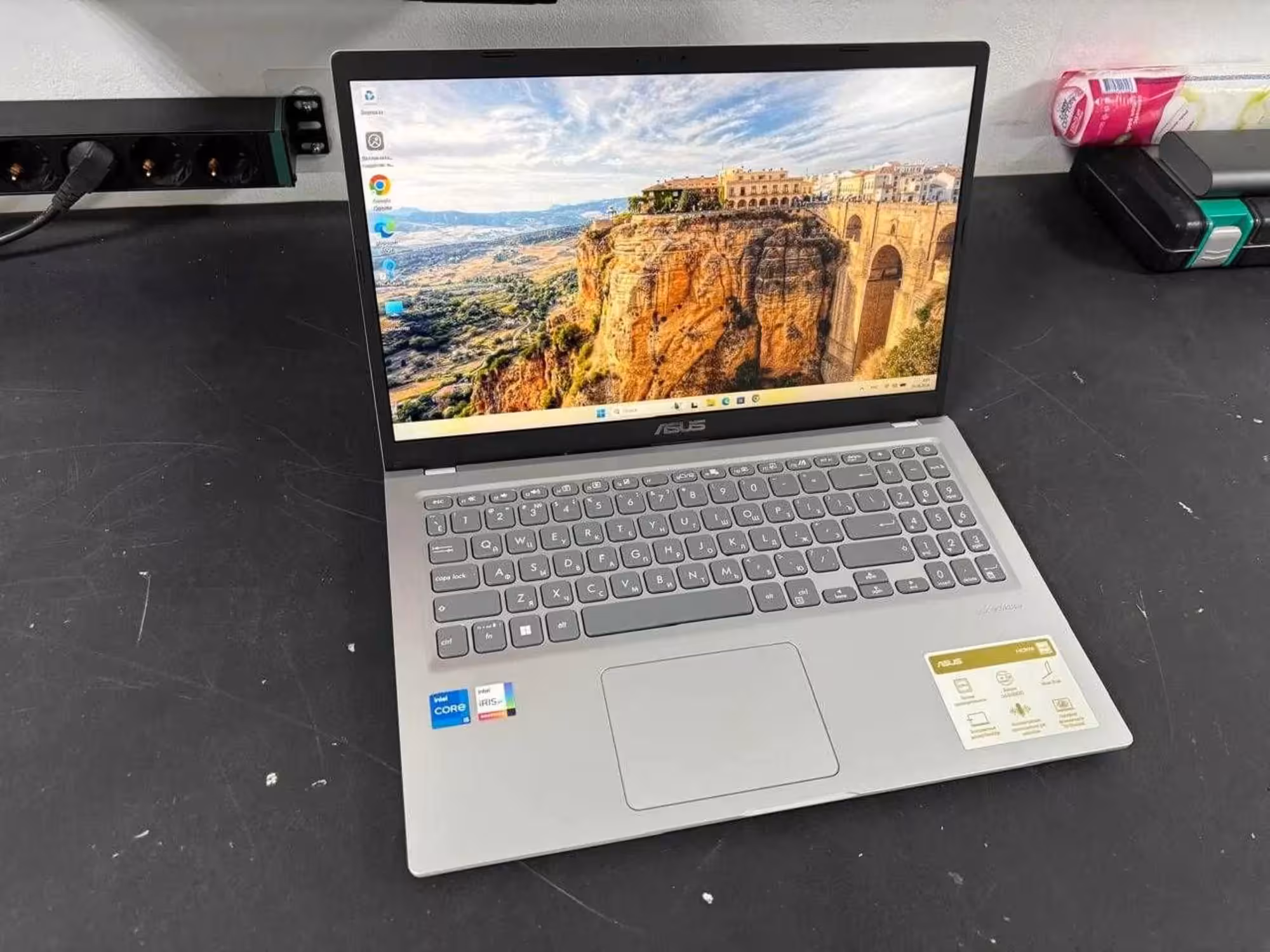 Ноутбук Asus CORE i5-11gen/8/SSD512 работает шустро (2 / 3)