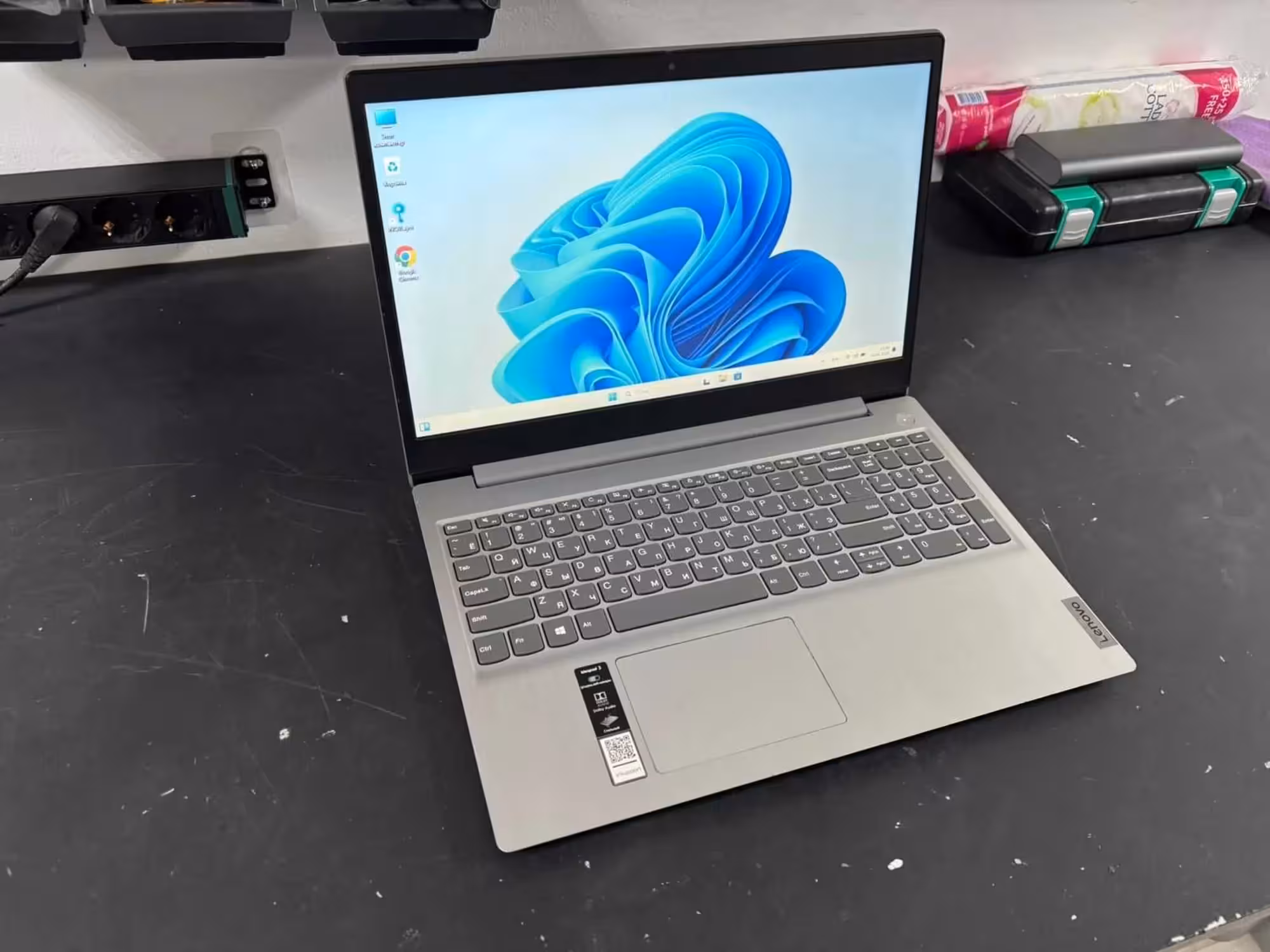 Ноутбук Lenovo i3-10gen/8озу/SSD работает шустро (2 / 3)