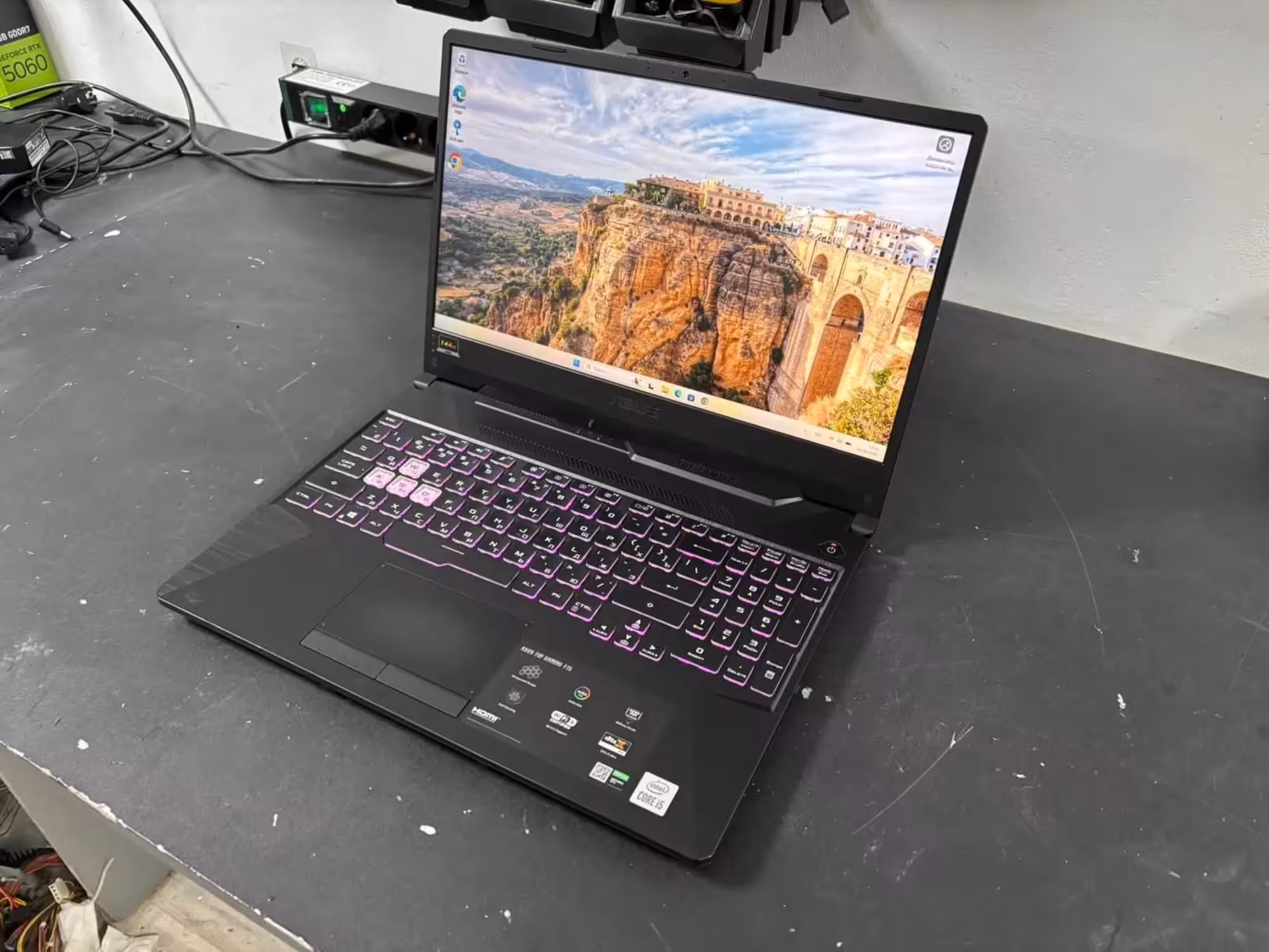 Игравой ноутбук Asus Tuf в идеальном состояний (1 / 3)