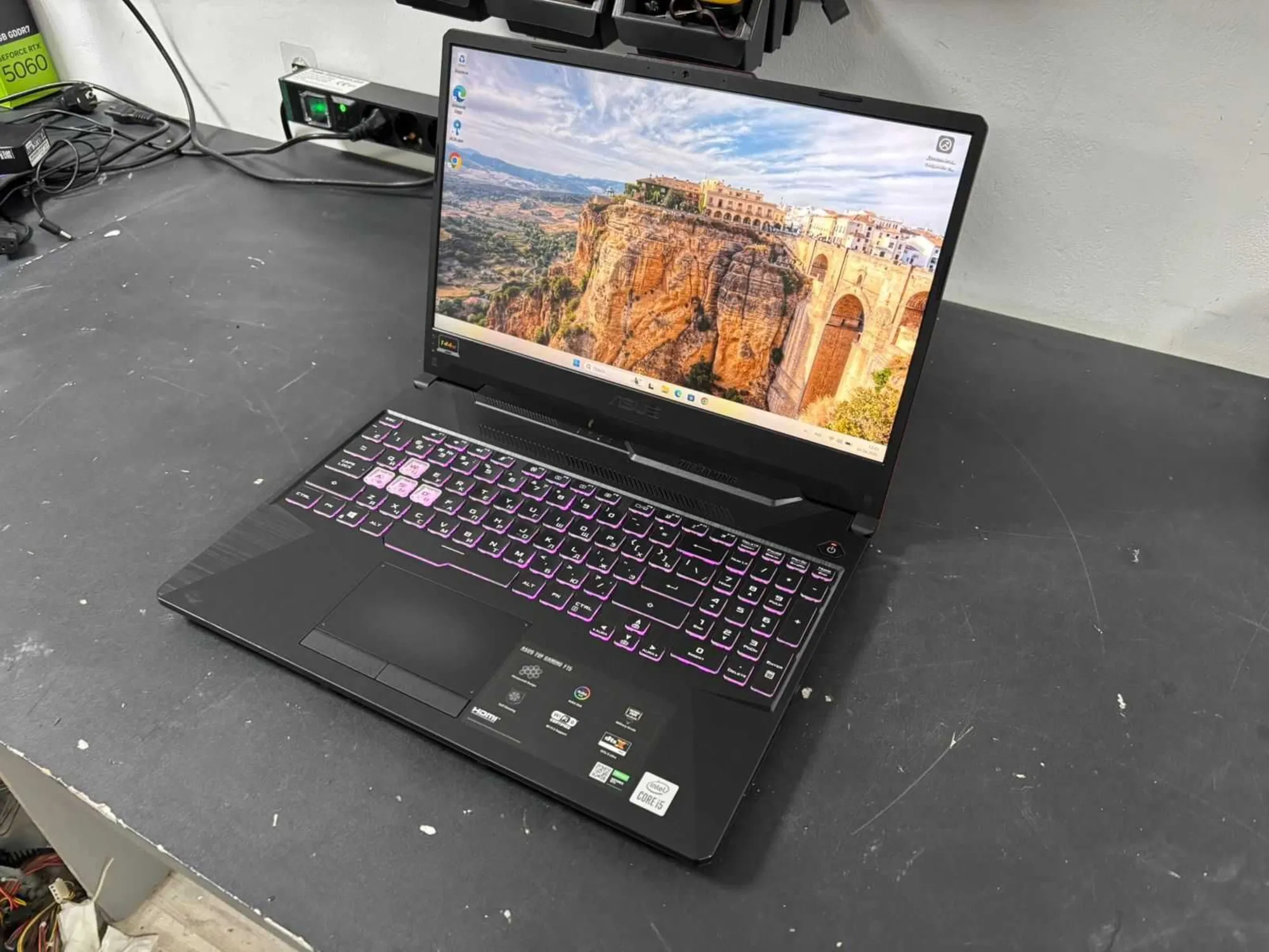 Игравой ноутбук Asus Tuf в идеальном состояний (1 / 3)