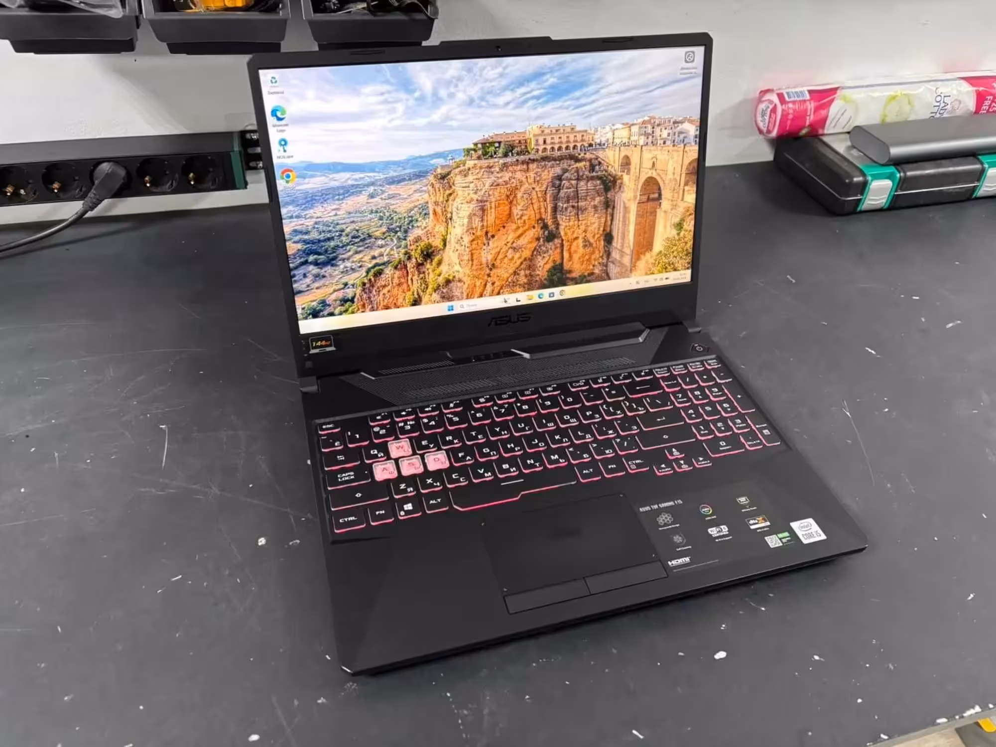 Игравой ноутбук Asus Tuf в идеальном состояний (2 / 3)