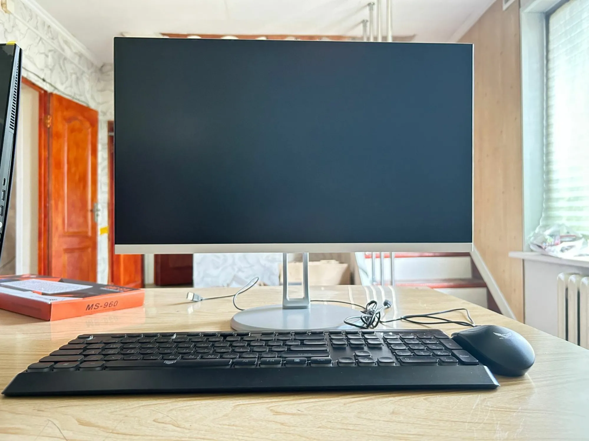 Моноблок 23.8 дюйм всего за 120000 (1 / 8)