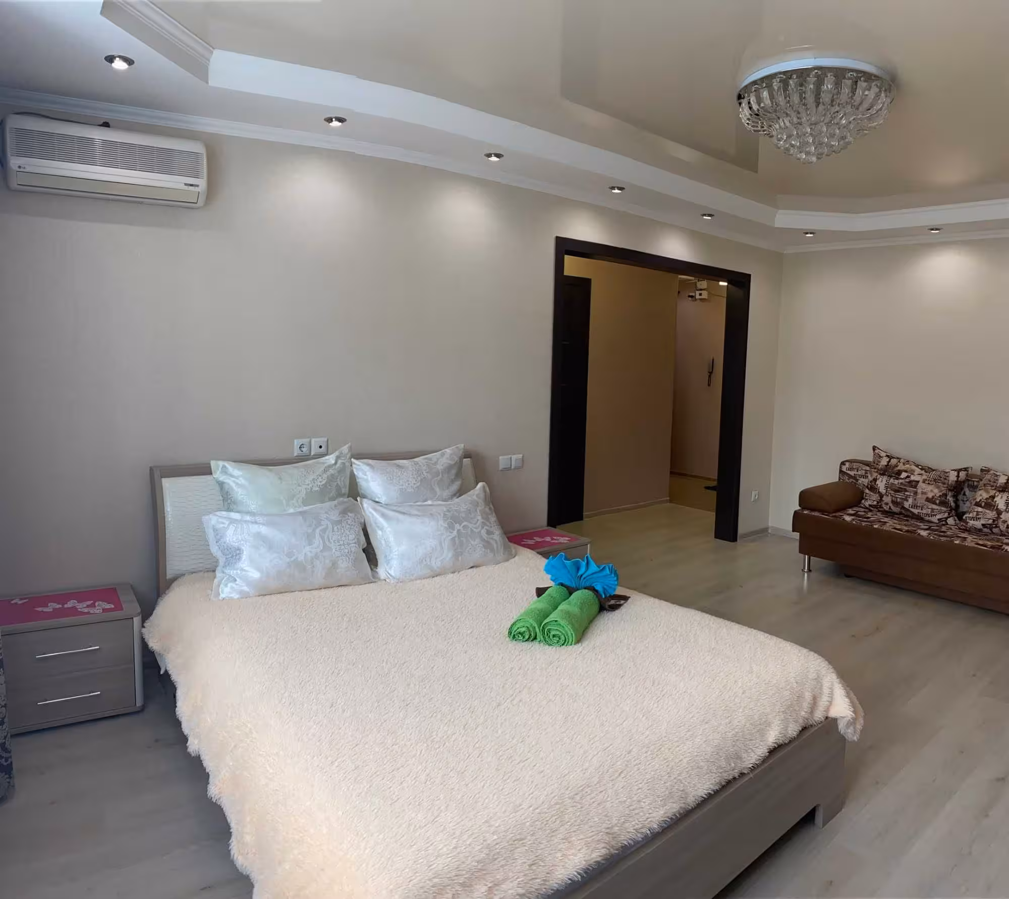 Сдаётся посуточно квартира в Центре (4 / 16)