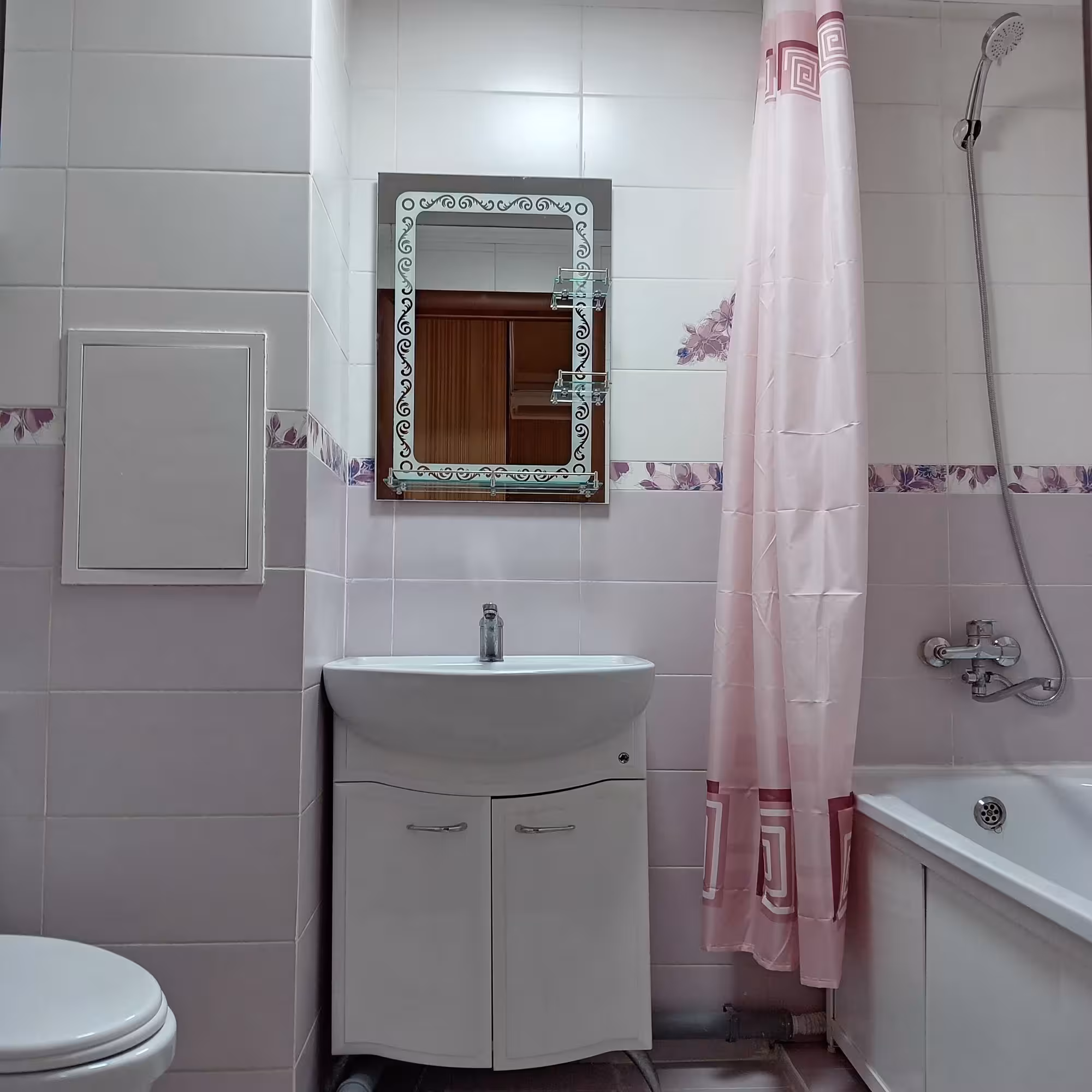 Сдаётся посуточно квартира в Центре 2-х комнатная (12 / 14)