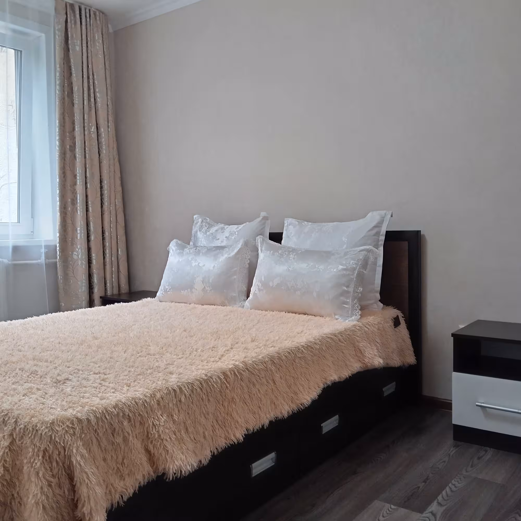 Сдаётся посуточно квартира в Центре 2-х комнатная (13 / 14)