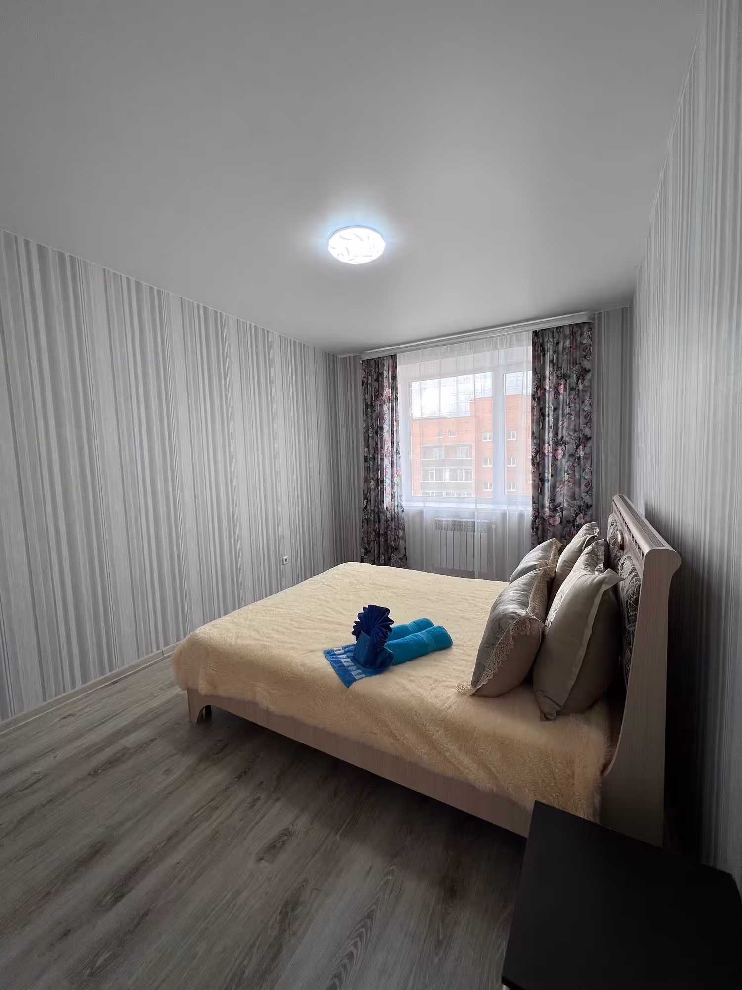 Сдаётся посуточно 2 комнатная мкр. Береке (7 / 17)