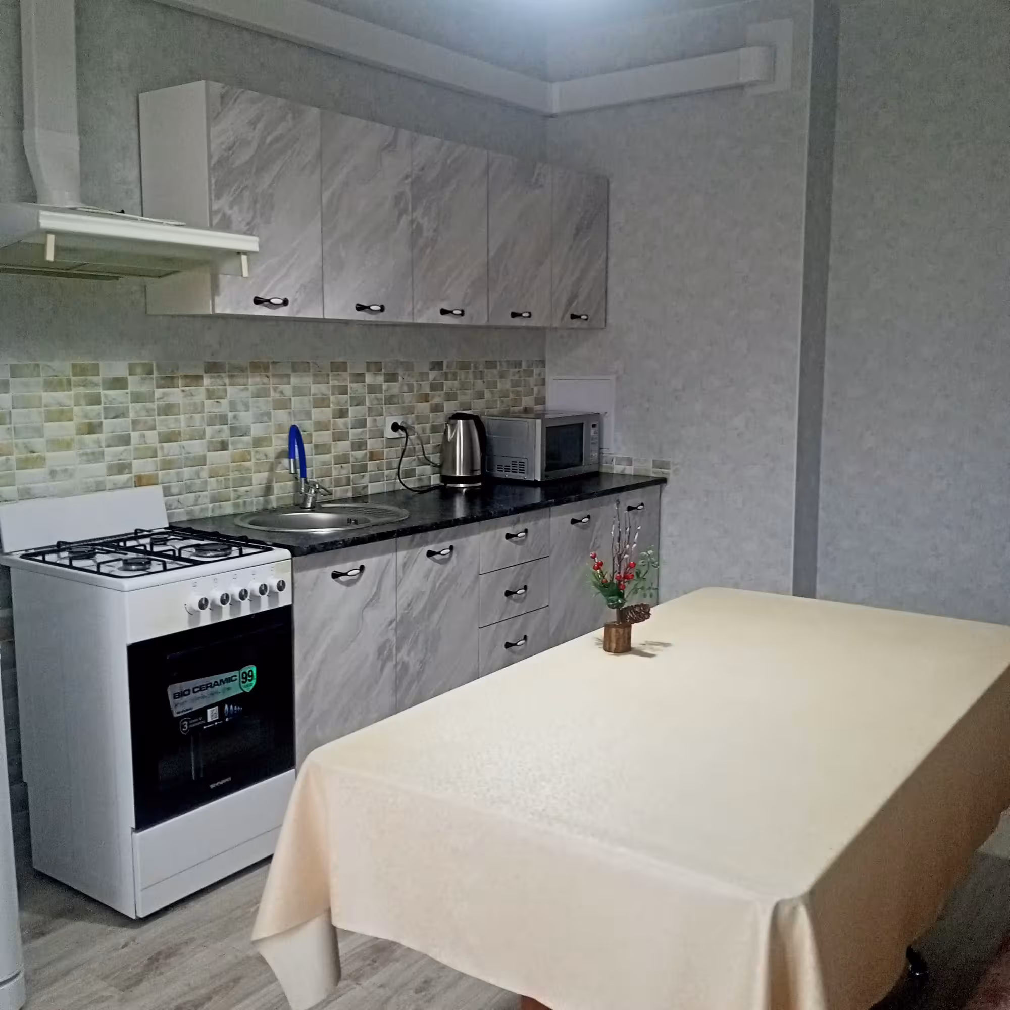 Сдаётся посуточно 2 комнатная мкр. Береке (12 / 17)