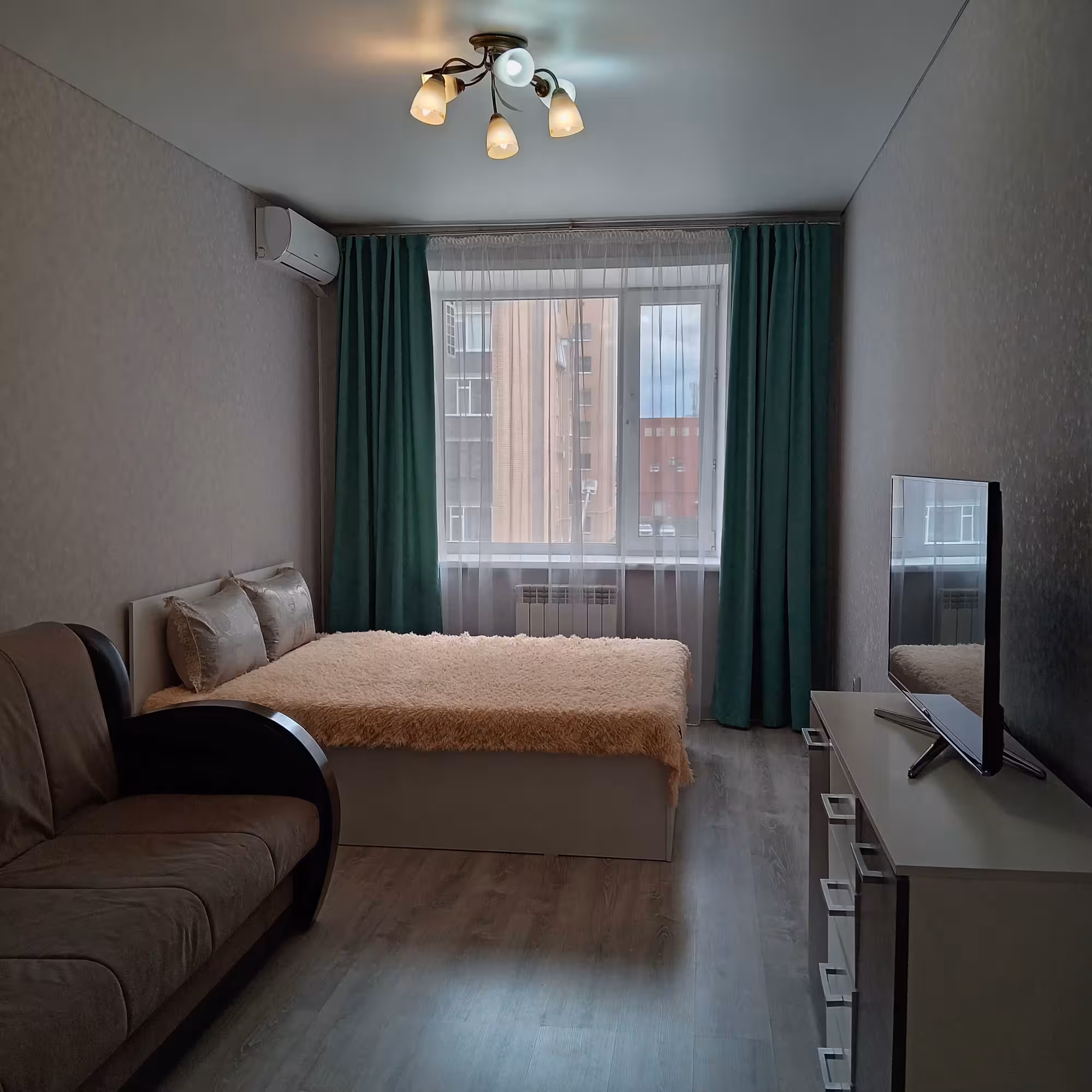 Сдаётся посуточно квартира, Костанай Плаза (1 / 12)