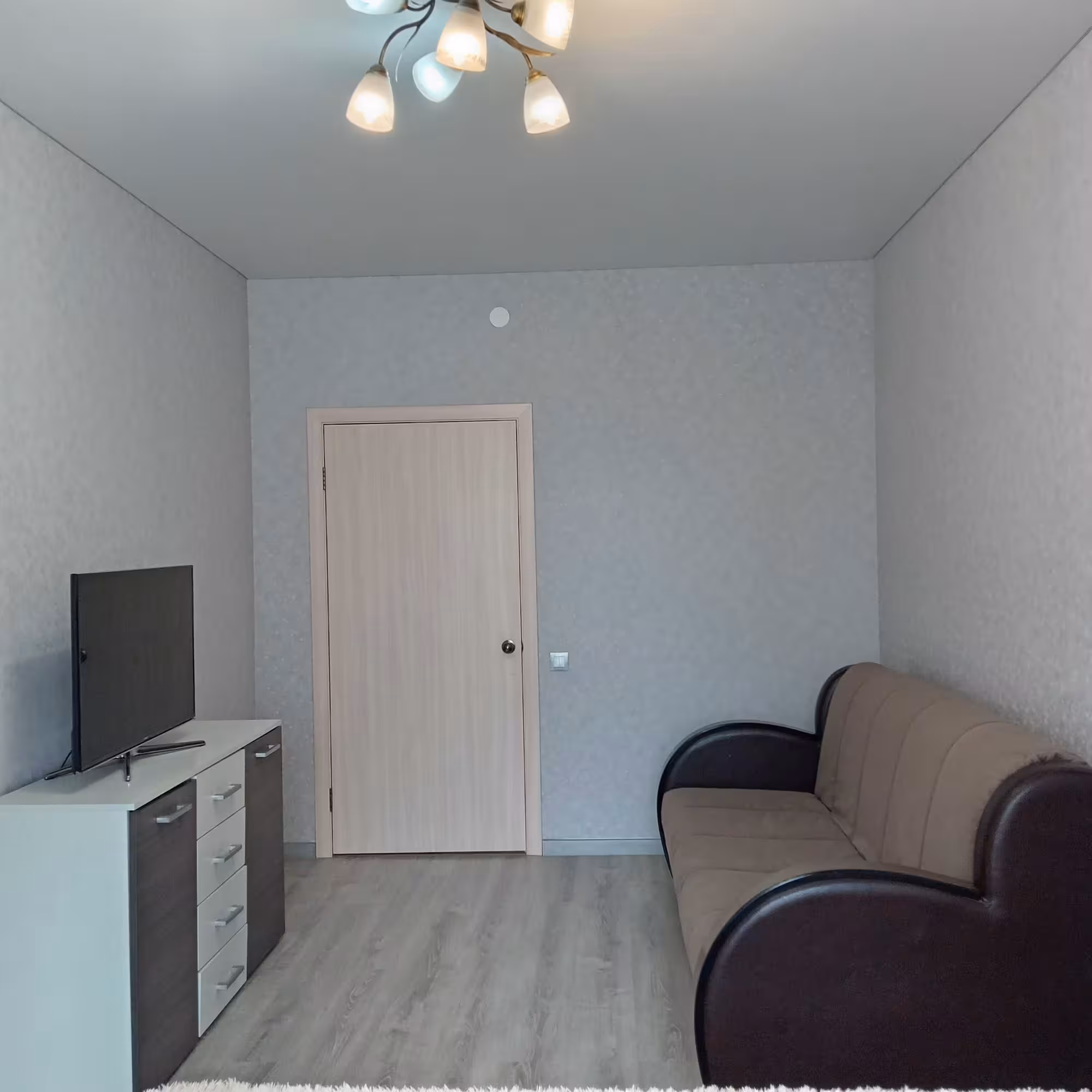 Сдаётся посуточно квартира, Костанай Плаза (2 / 12)